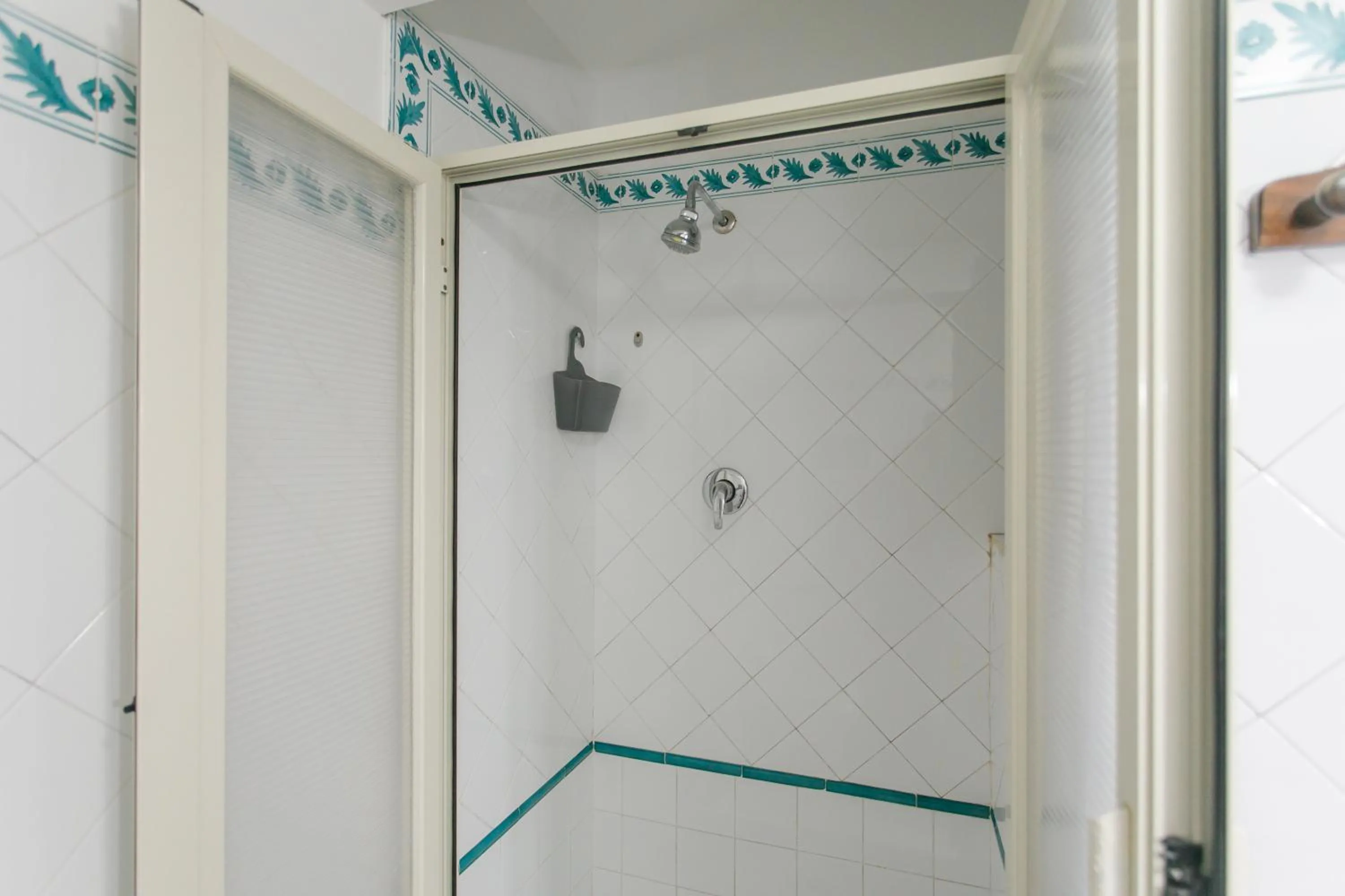 Shower in SanVitoTour- Residence Il Baglio