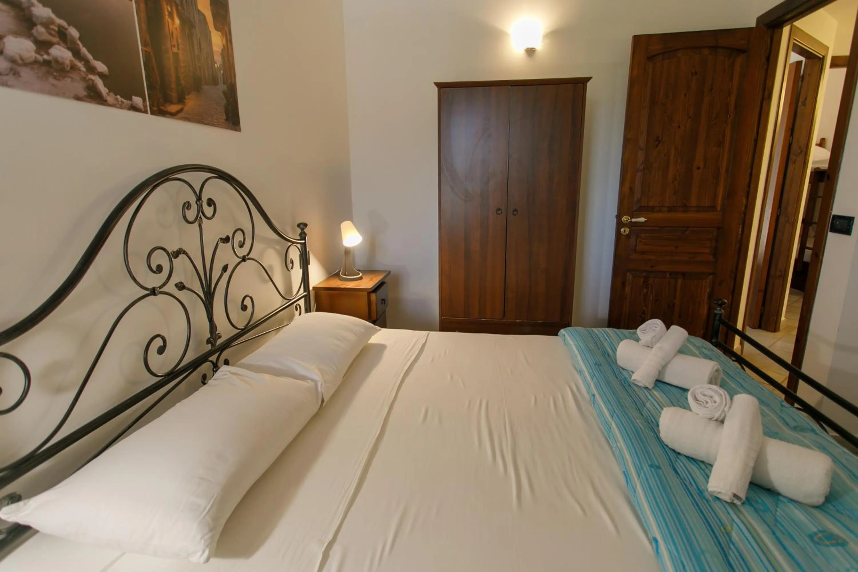 Photo of the whole room, Bed in SanVitoTour- Residence Il Baglio