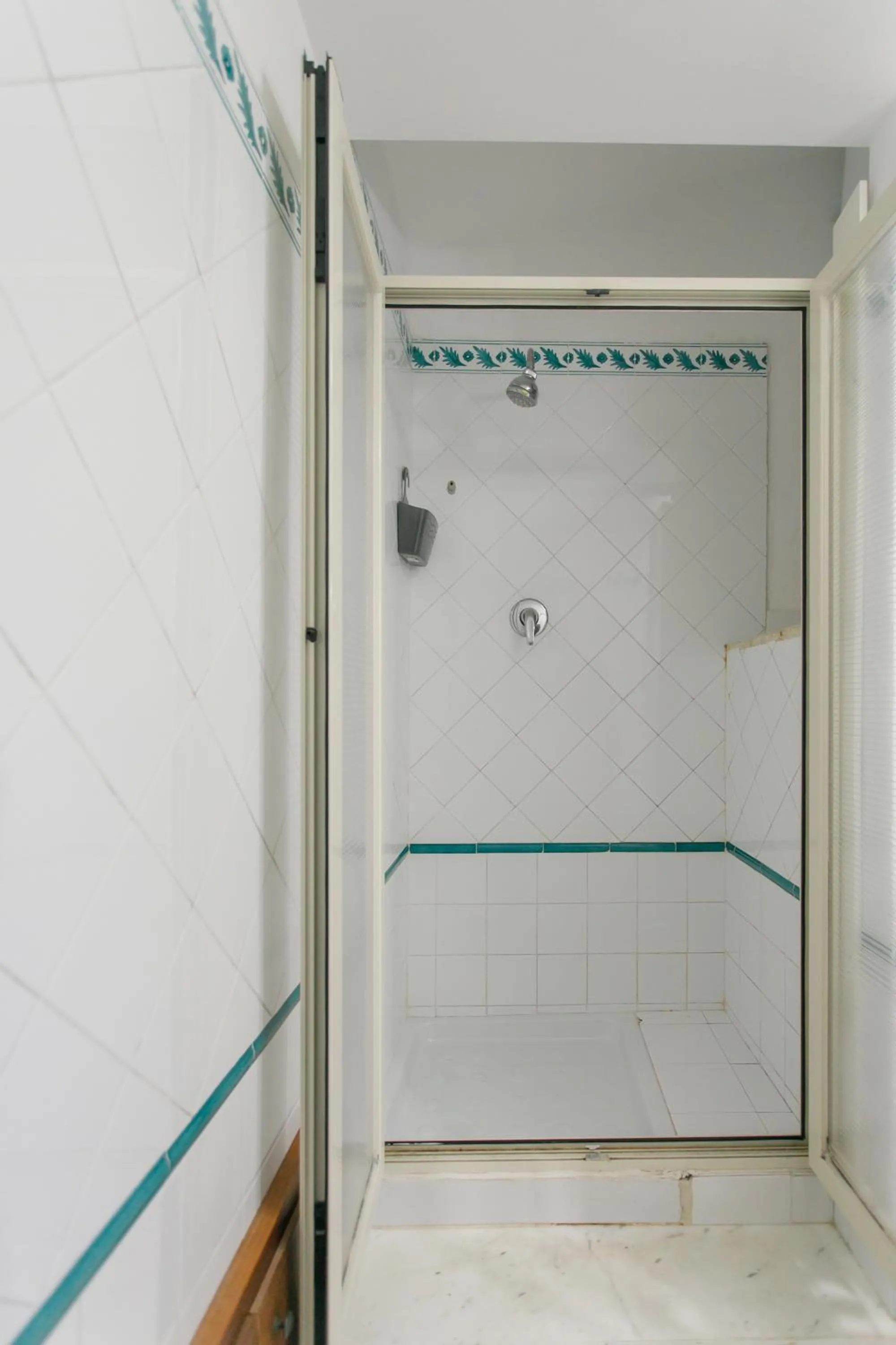 Shower in SanVitoTour- Residence Il Baglio