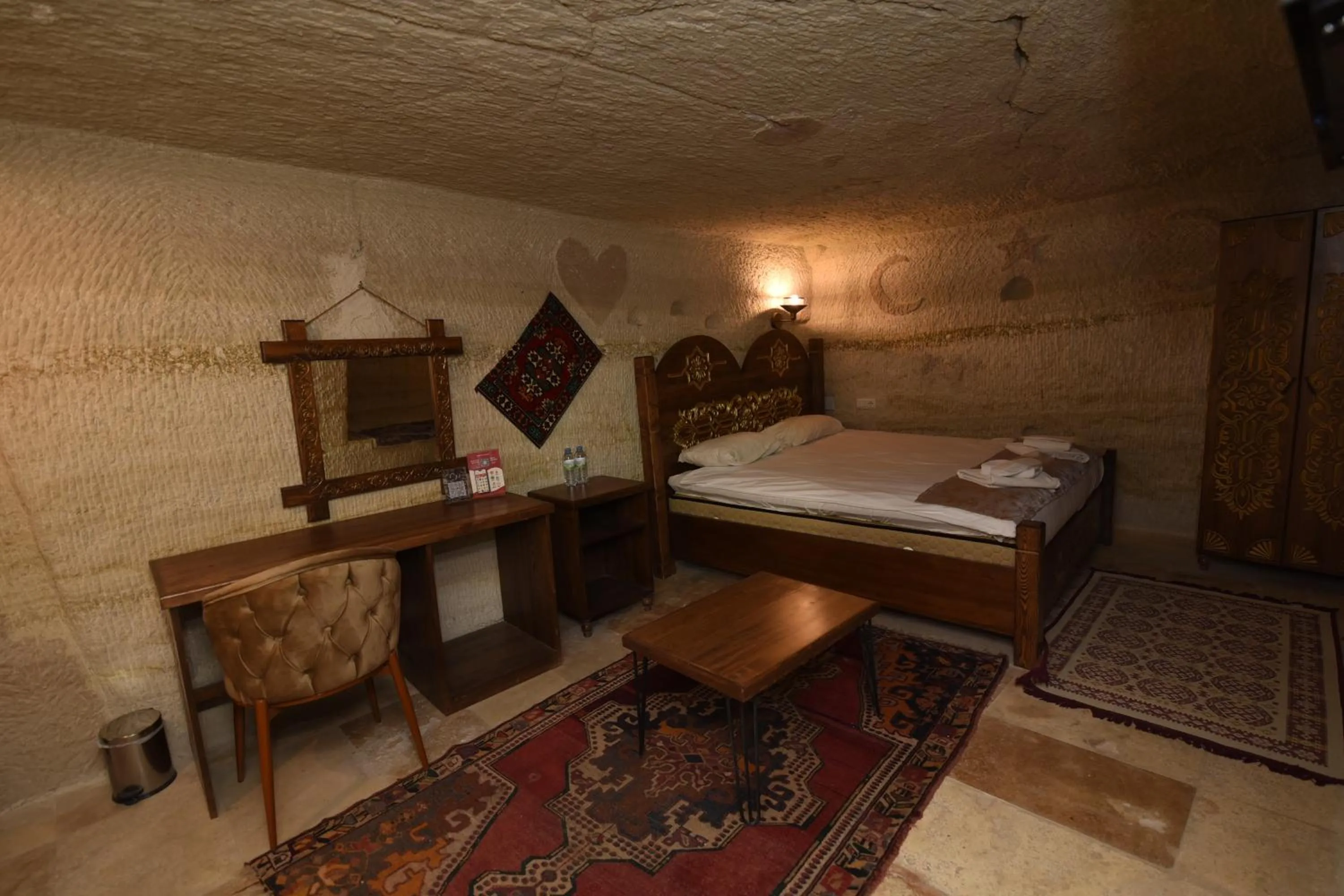 Bed in Peri Cave Hotel