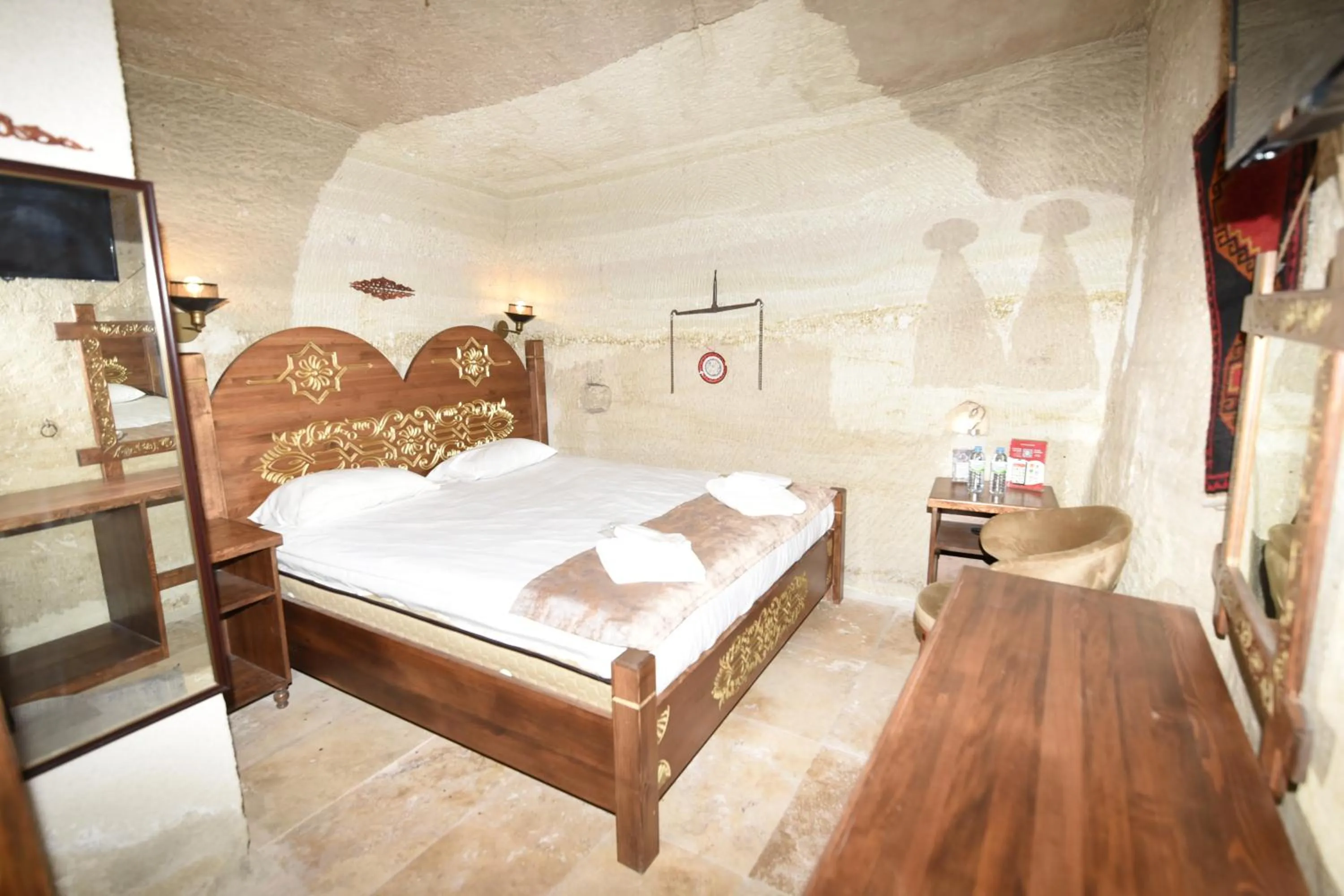 Bed in Peri Cave Hotel