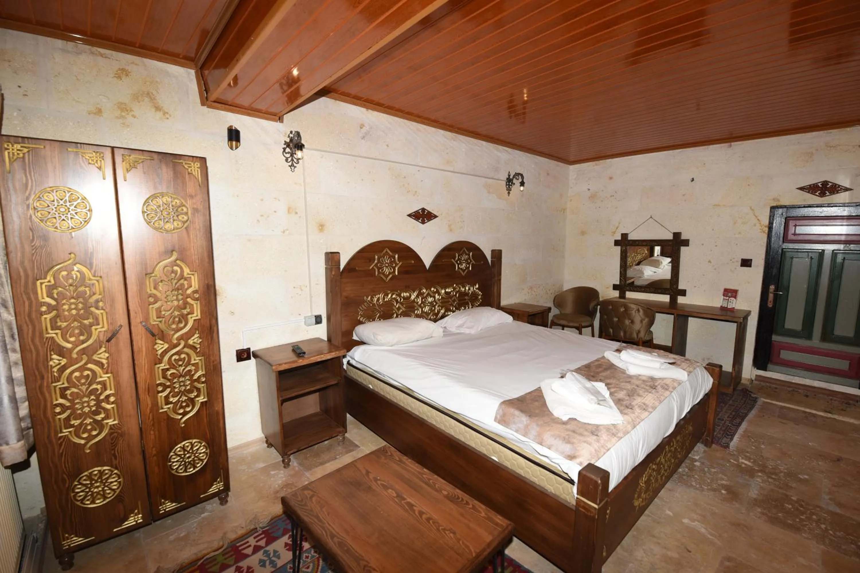 Bed in Peri Cave Hotel