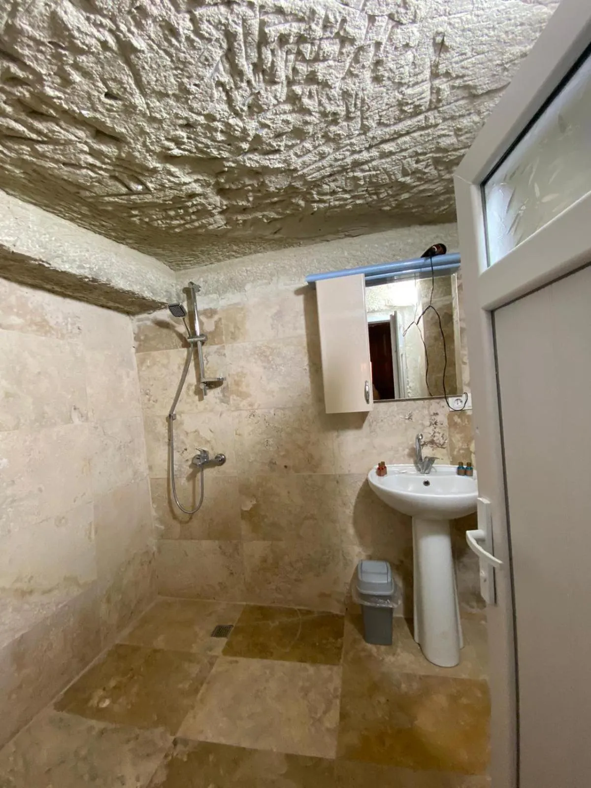 Shower in Peri Cave Hotel