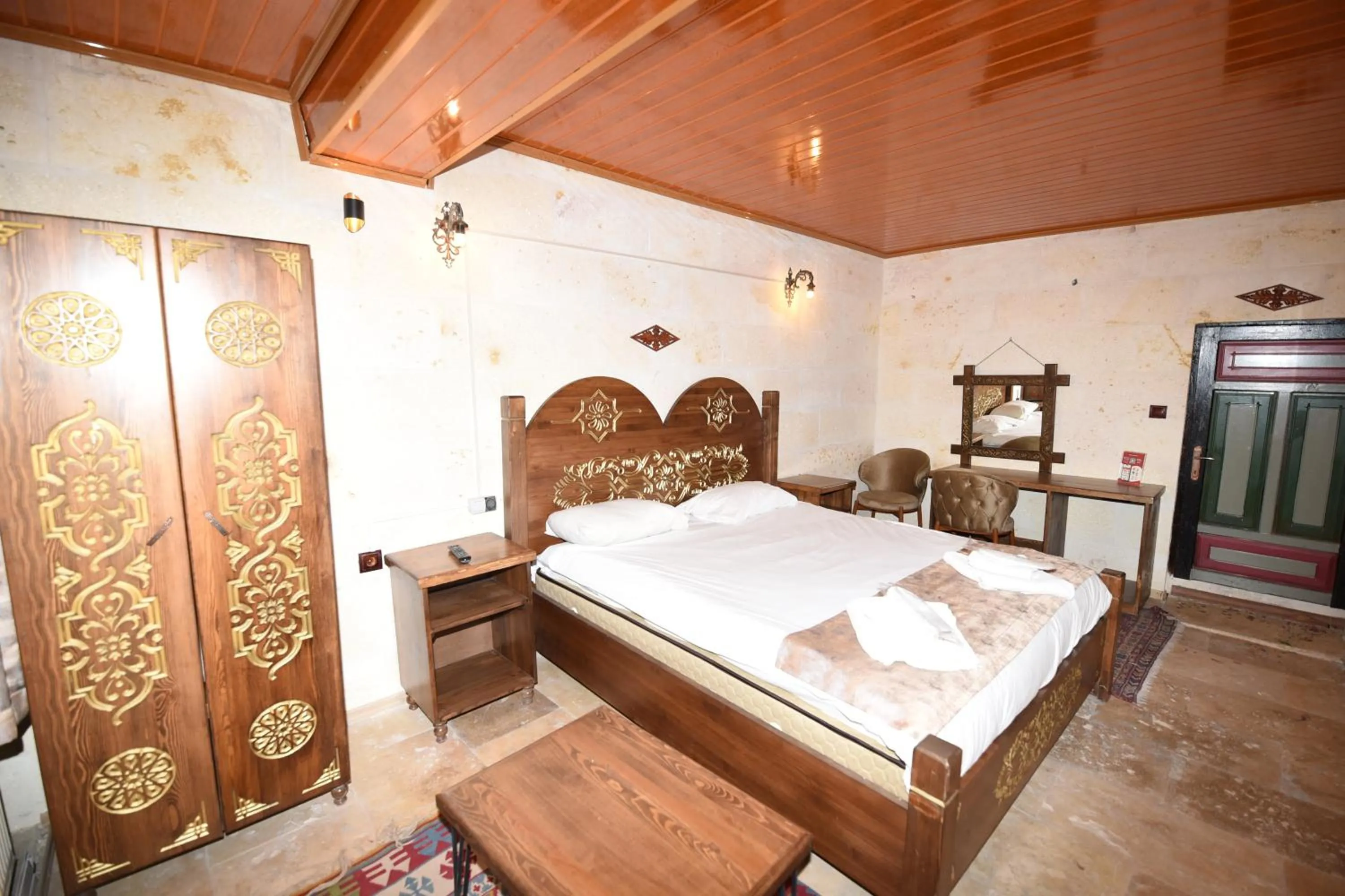 Bed in Peri Cave Hotel