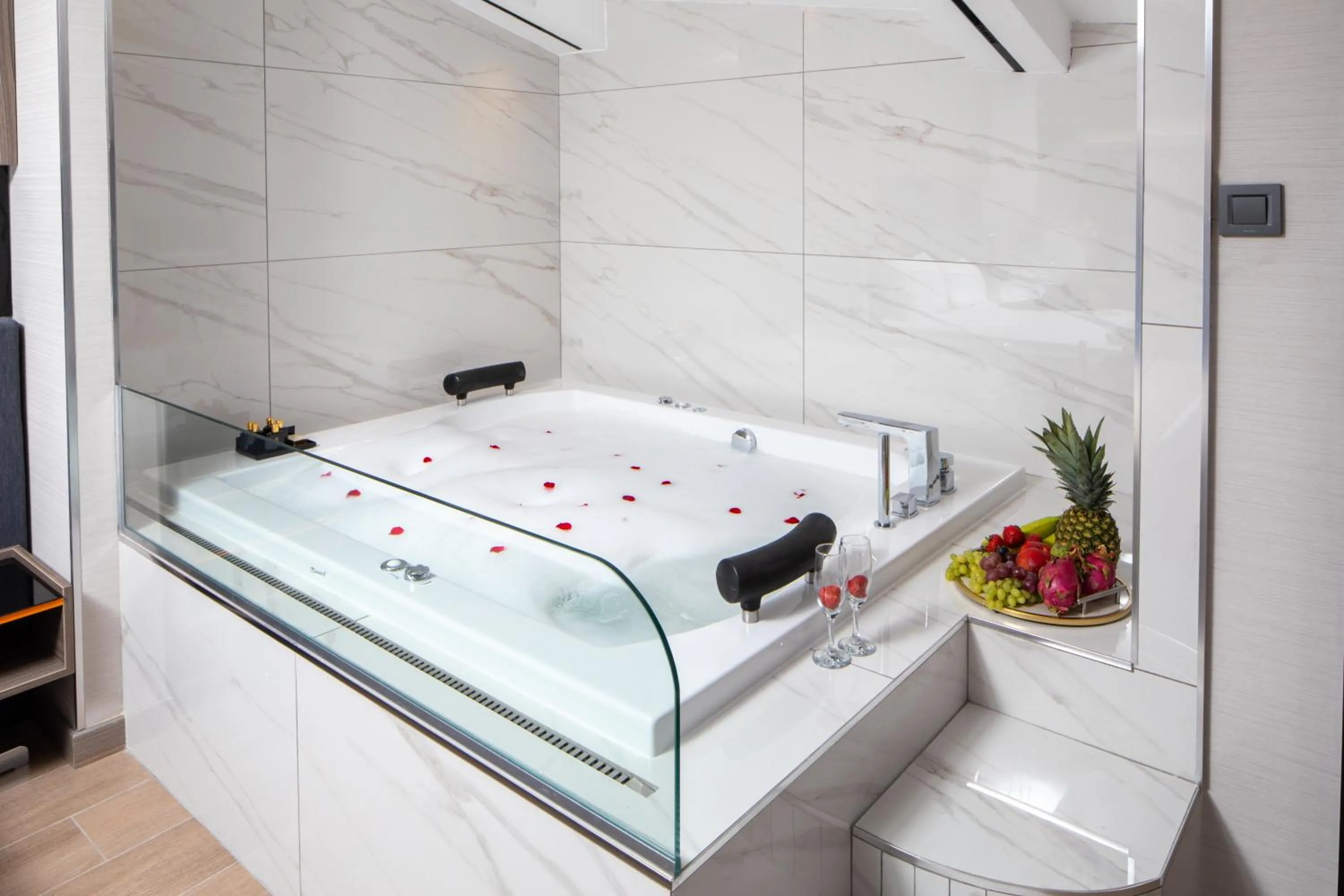 Bath in Nish Palace Beşiktaş