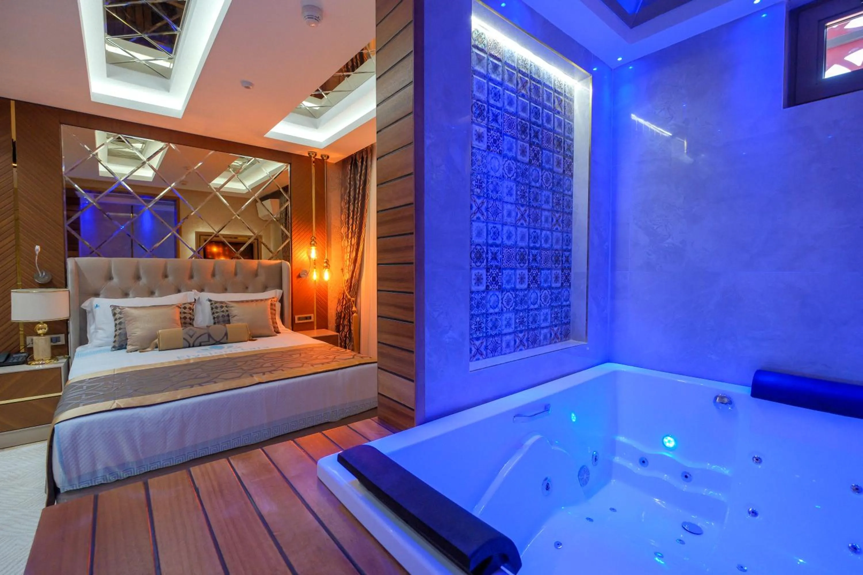 Bed in Elysium Deluxe Suites Antalya