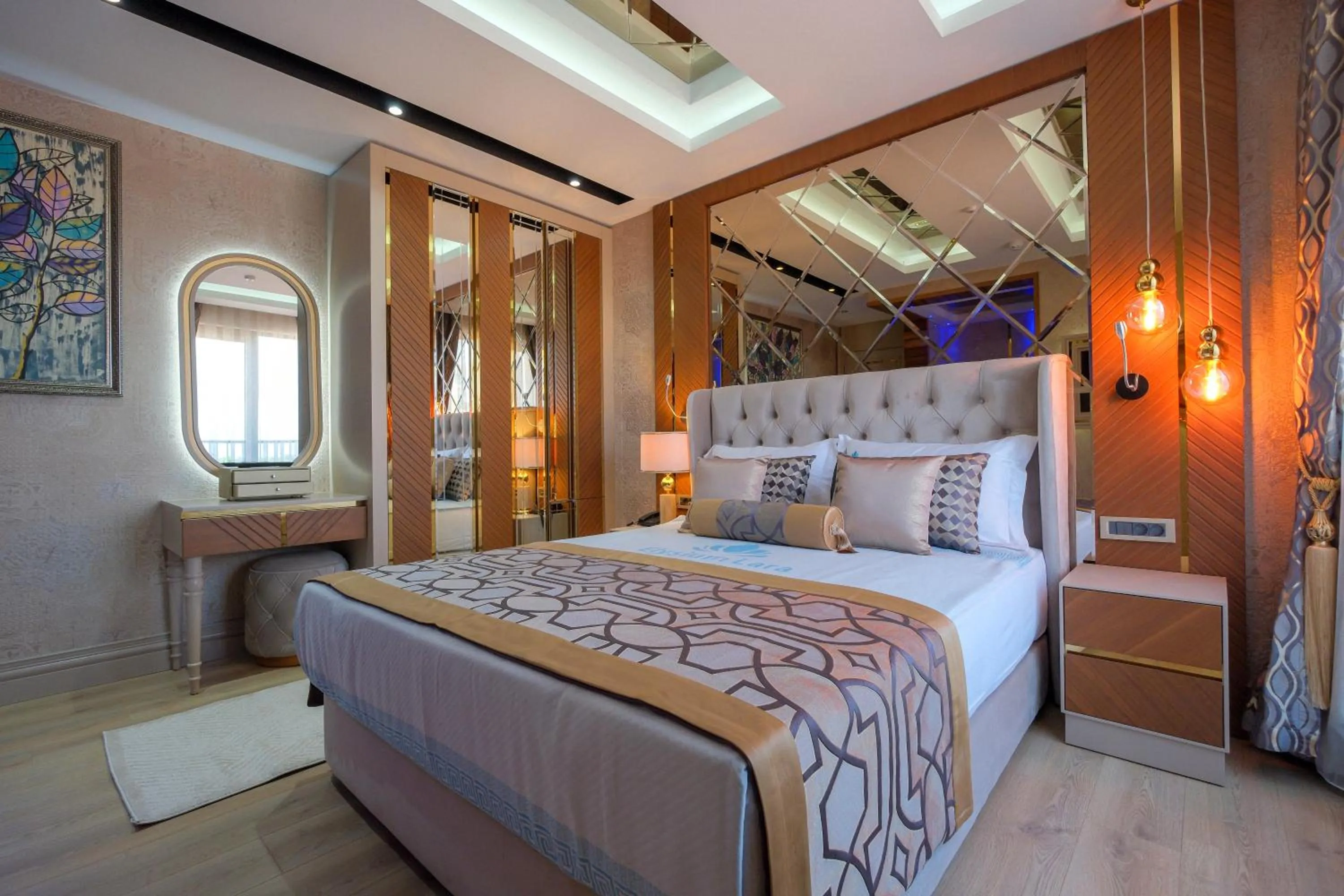 Bed in Elysium Deluxe Suites Antalya