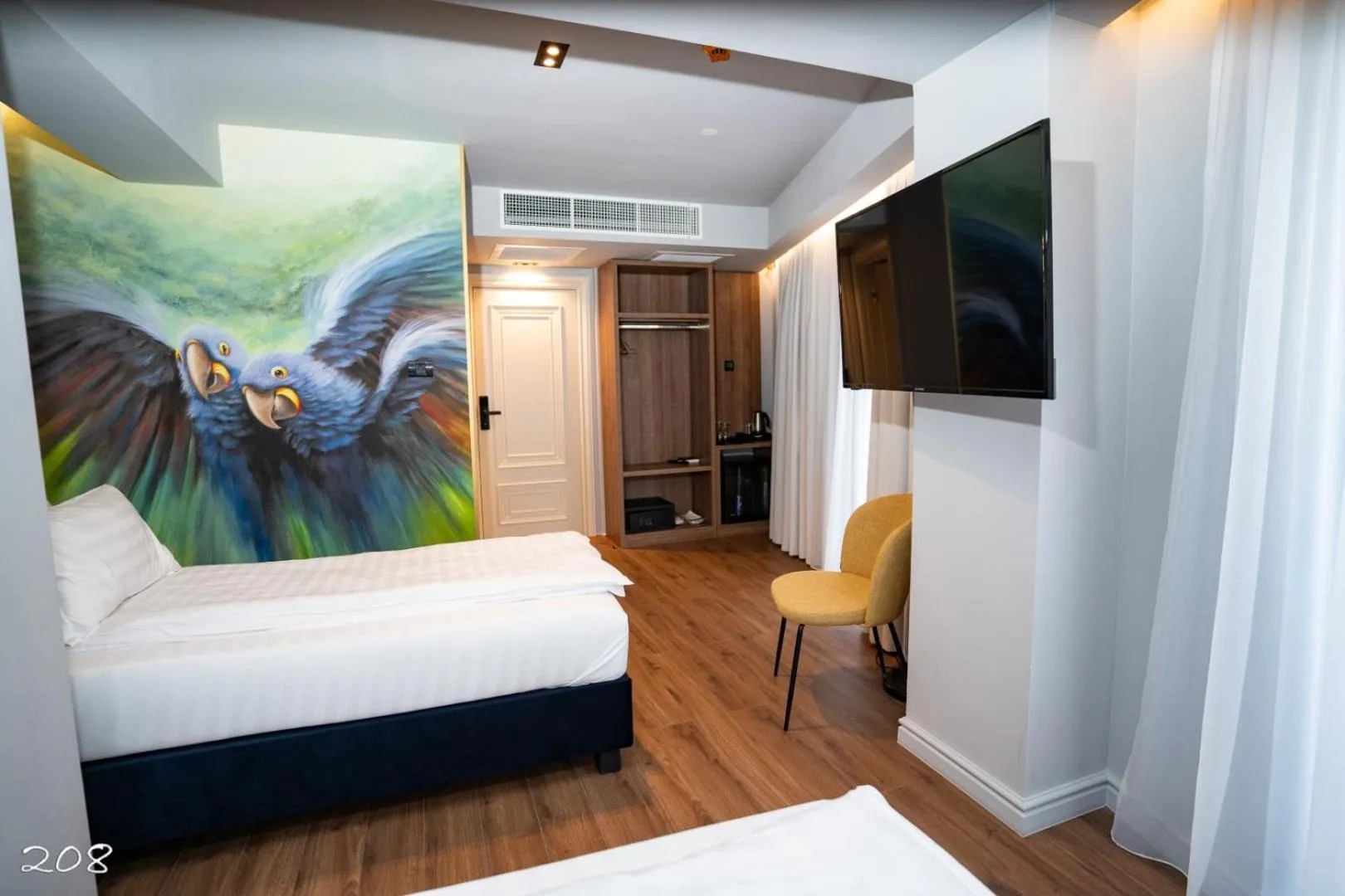 Bed in Cosmopolita Boutique Hotel