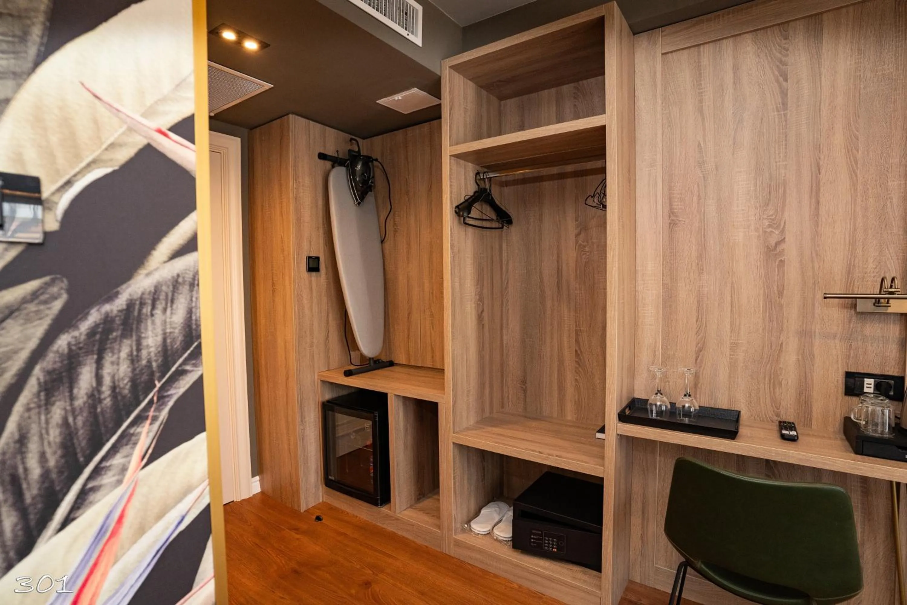 wardrobe in Cosmopolita Boutique Hotel