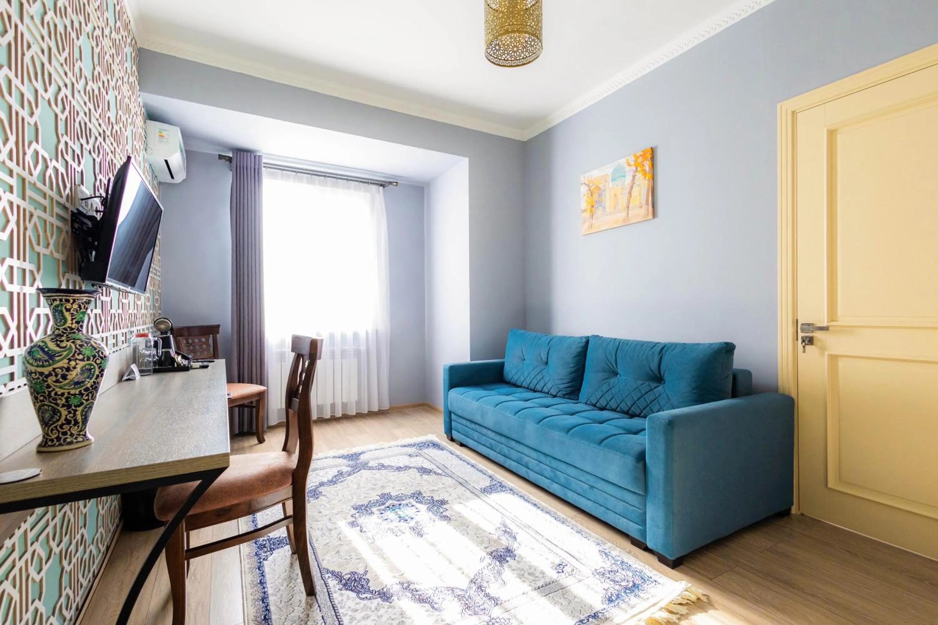 Communal lounge/ TV room in Khan Hotel Samarkand