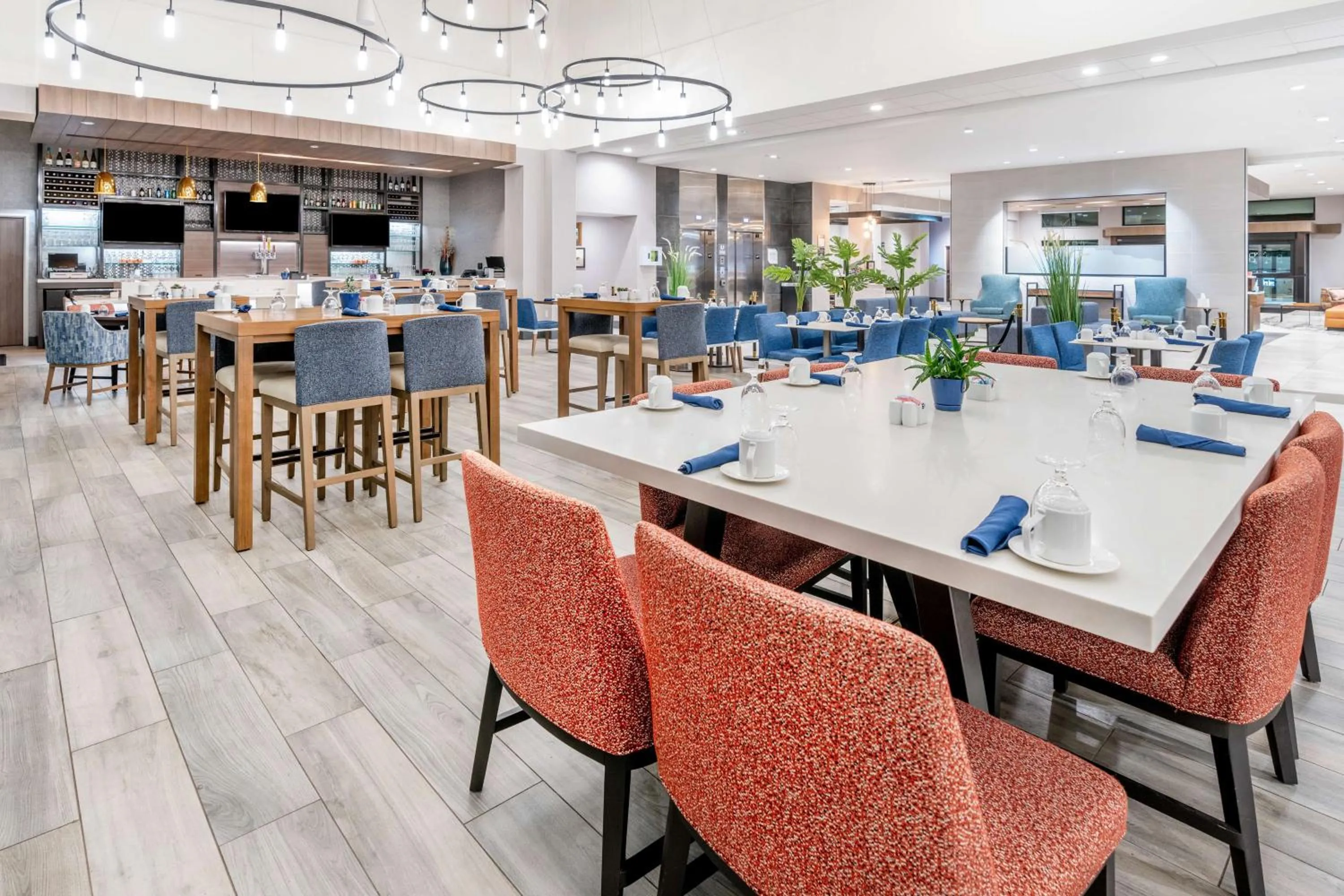 Lounge or bar in Hilton Garden Inn Trinidad Downtown