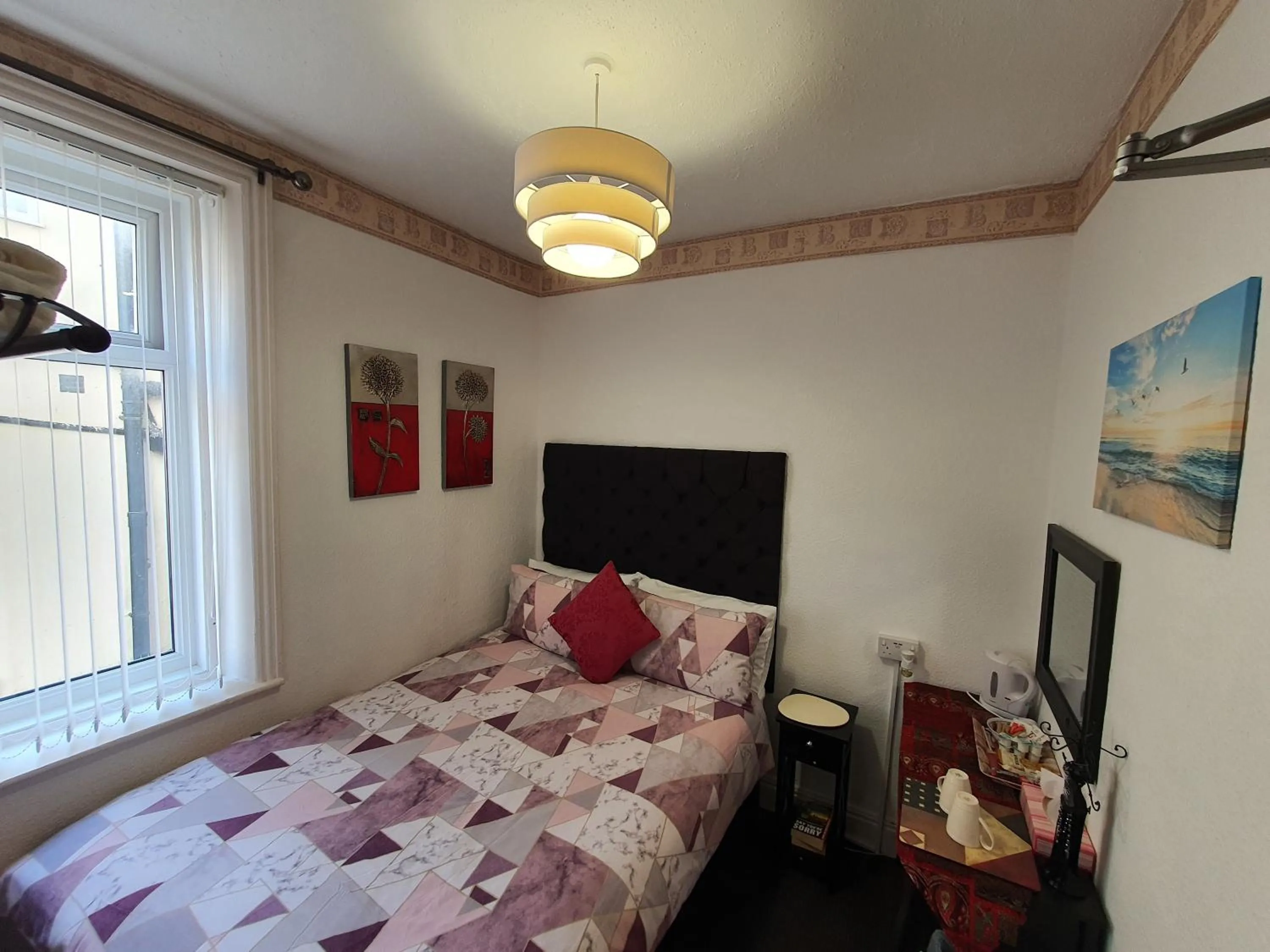 Bedroom, Bed in Windsor House Hotel