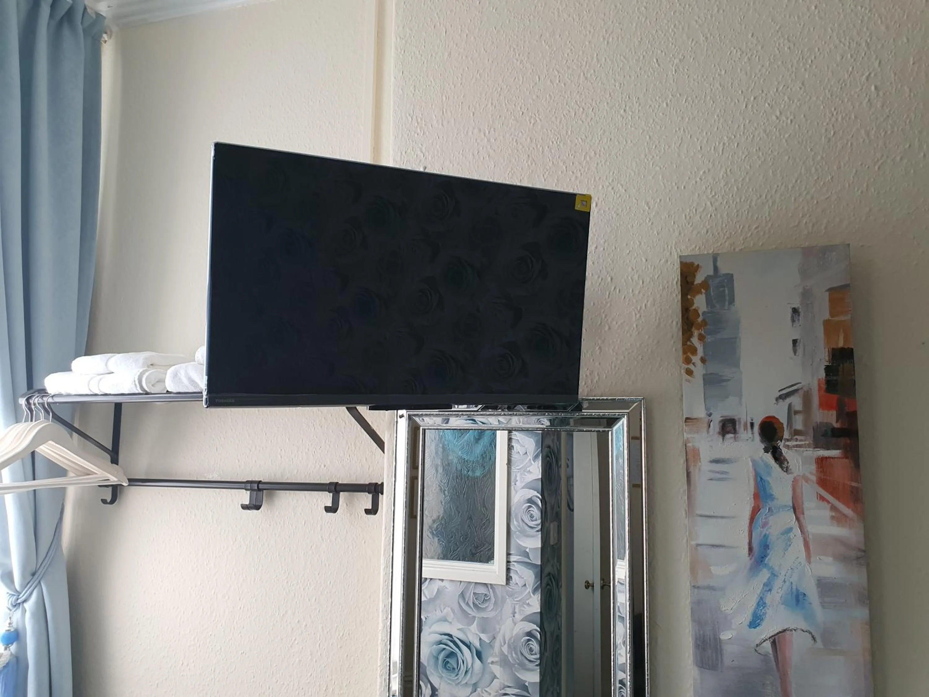 TV and multimedia in Windsor House Hotel