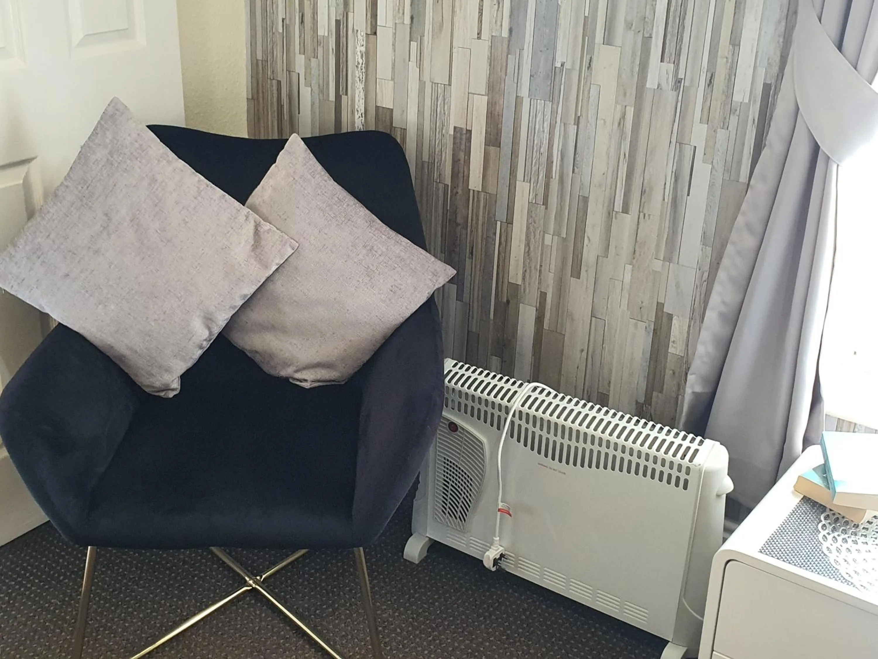 Seating area in Windsor House Hotel