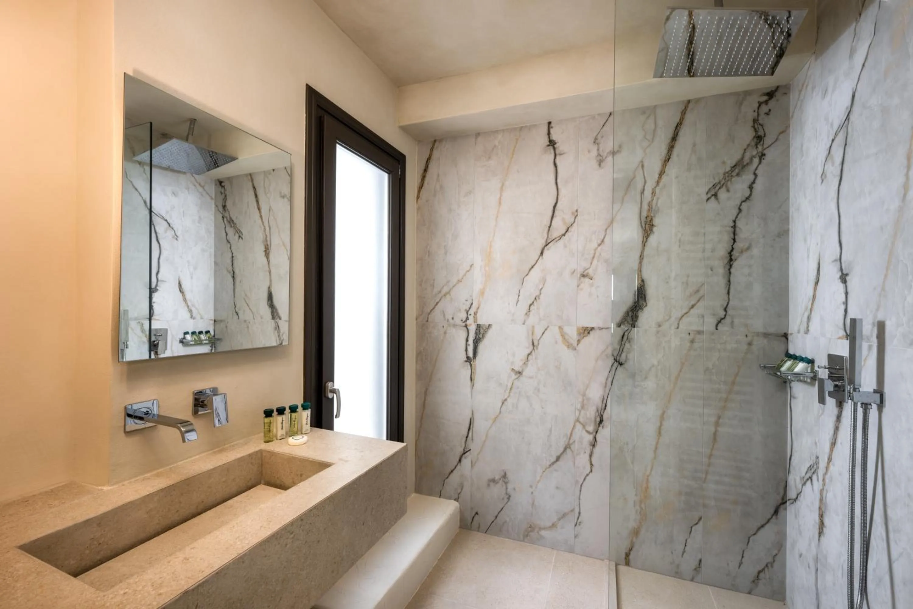 Bathroom in Venus Sunrise Suites & Villas