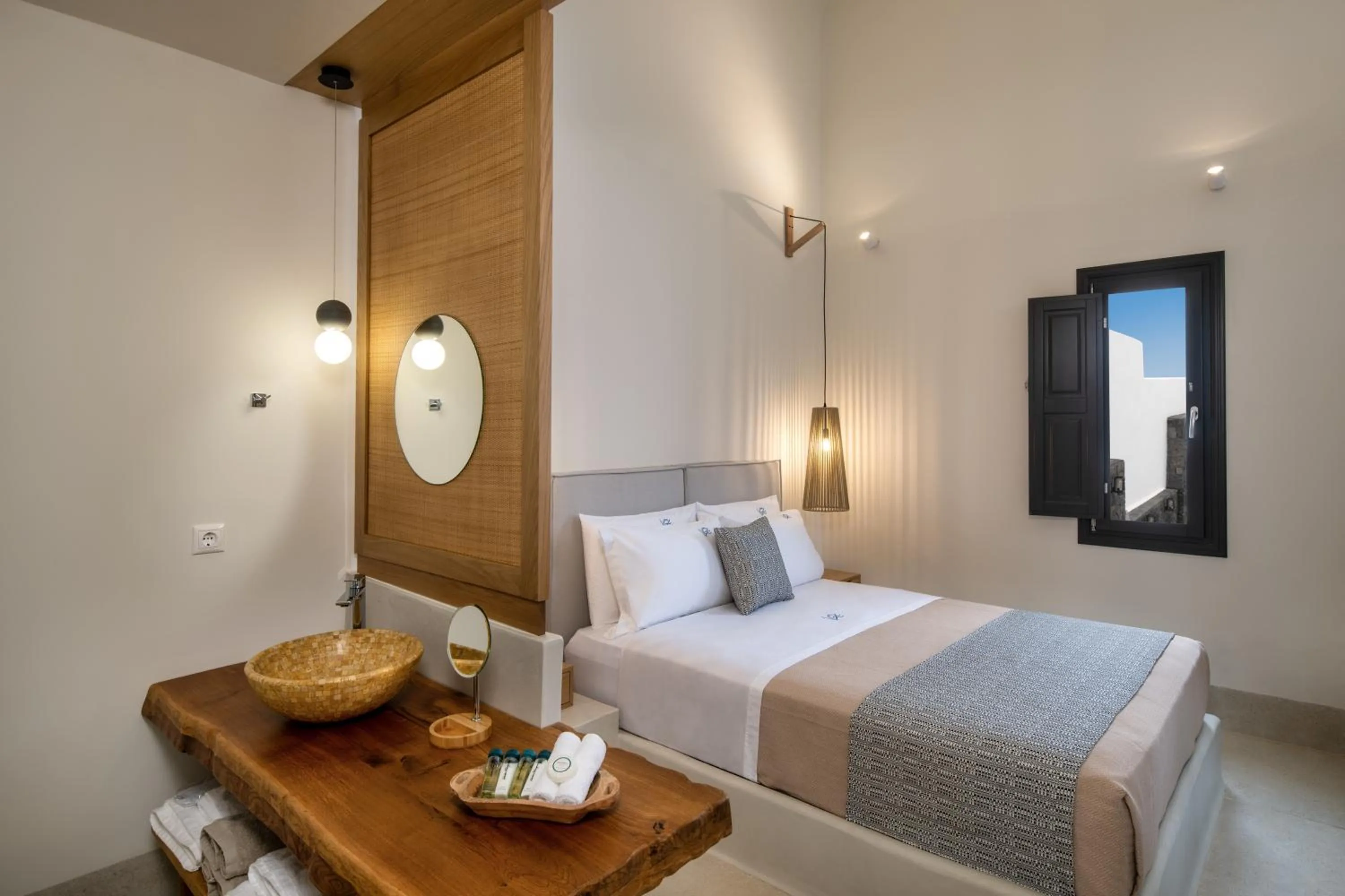 Bedroom, Bed in Venus Sunrise Suites & Villas