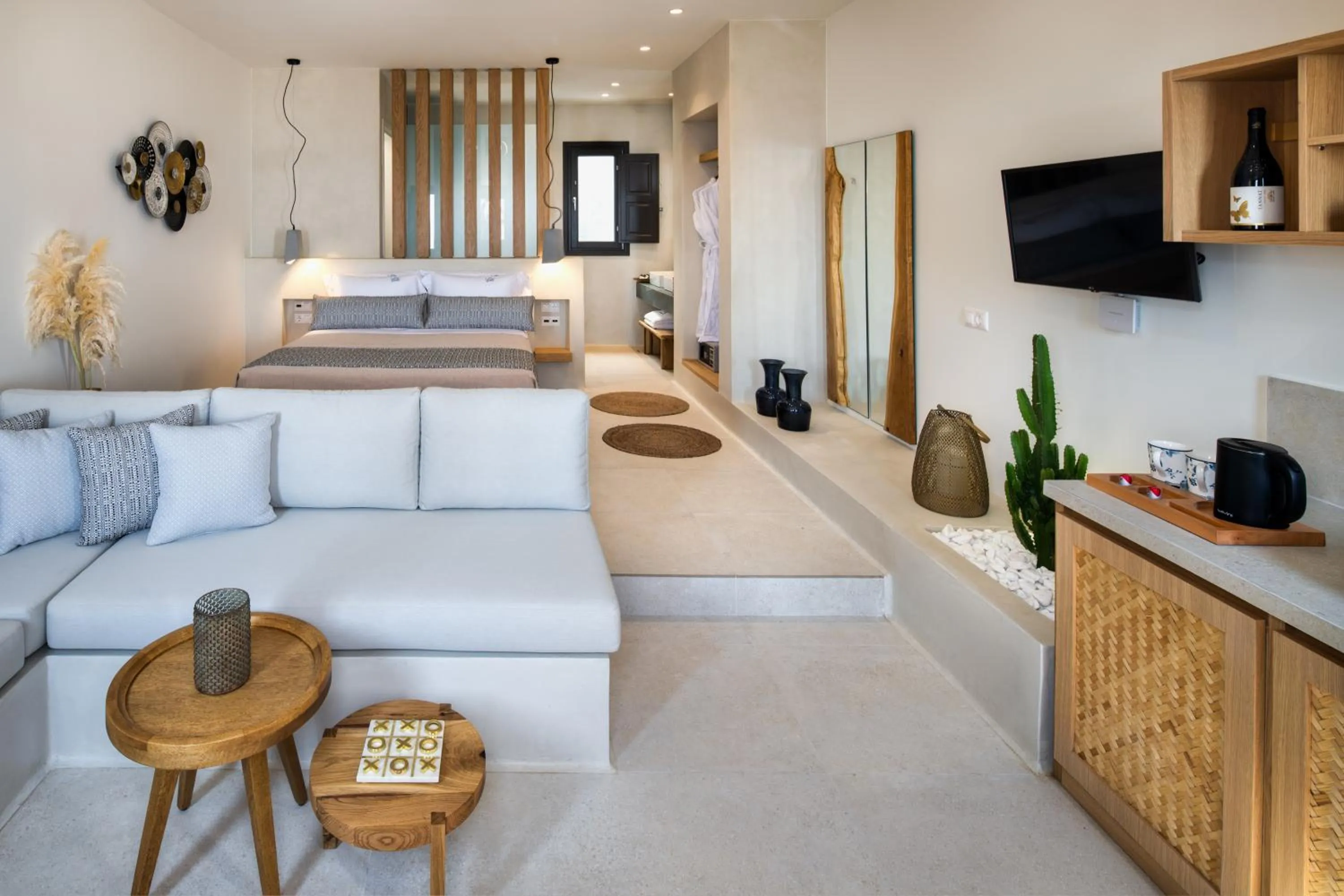 Photo of the whole room, Bed in Venus Sunrise Suites & Villas