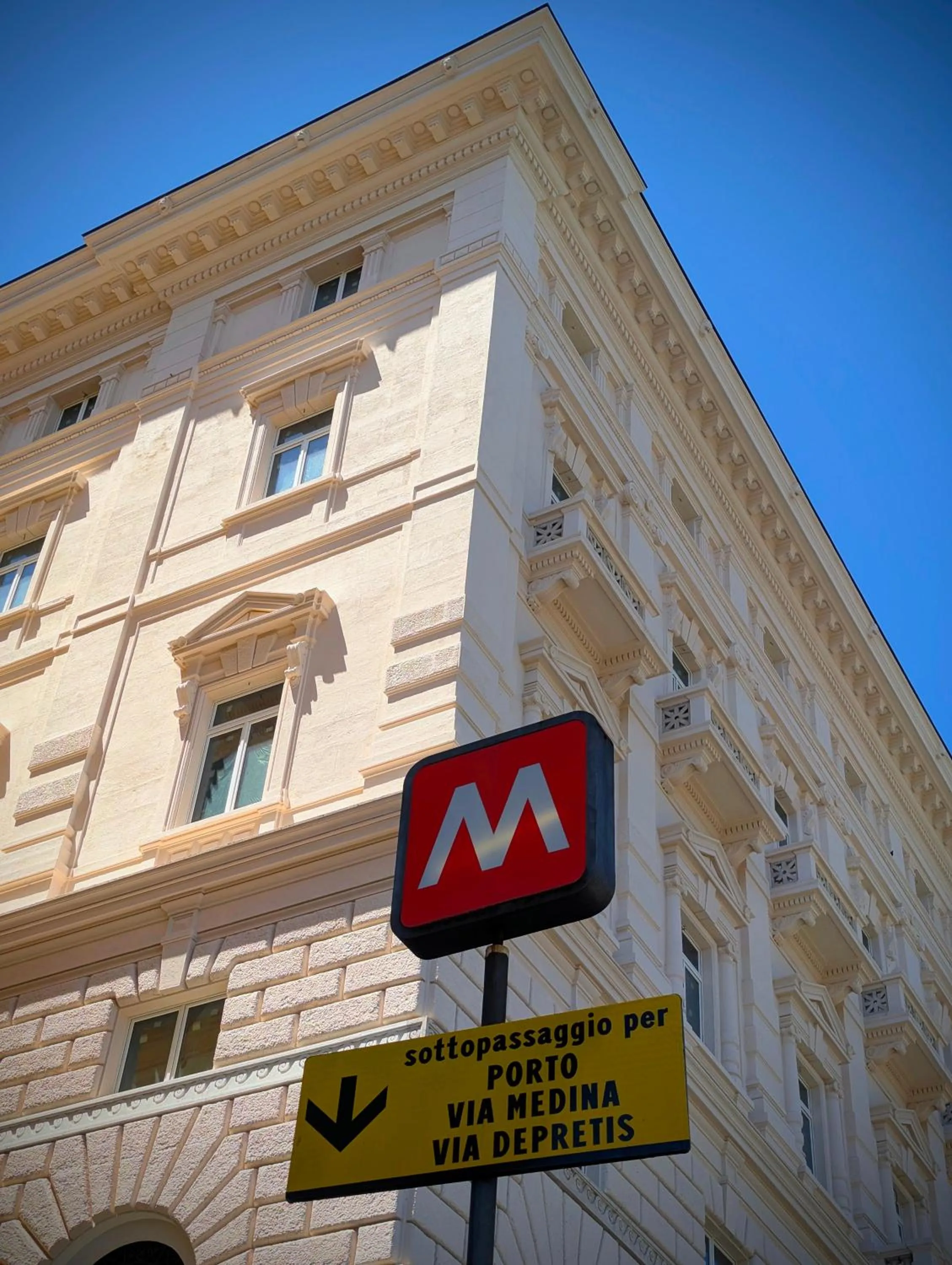 Area and facilities in ART FLAT MUNICIPIO