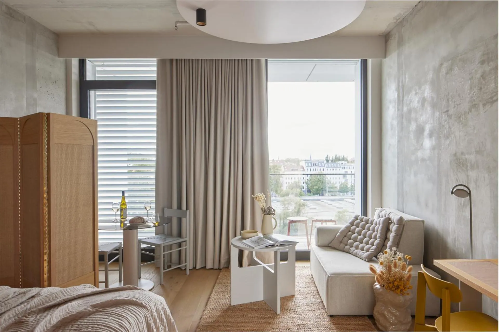 Bedroom in Locke at East Side Gallery