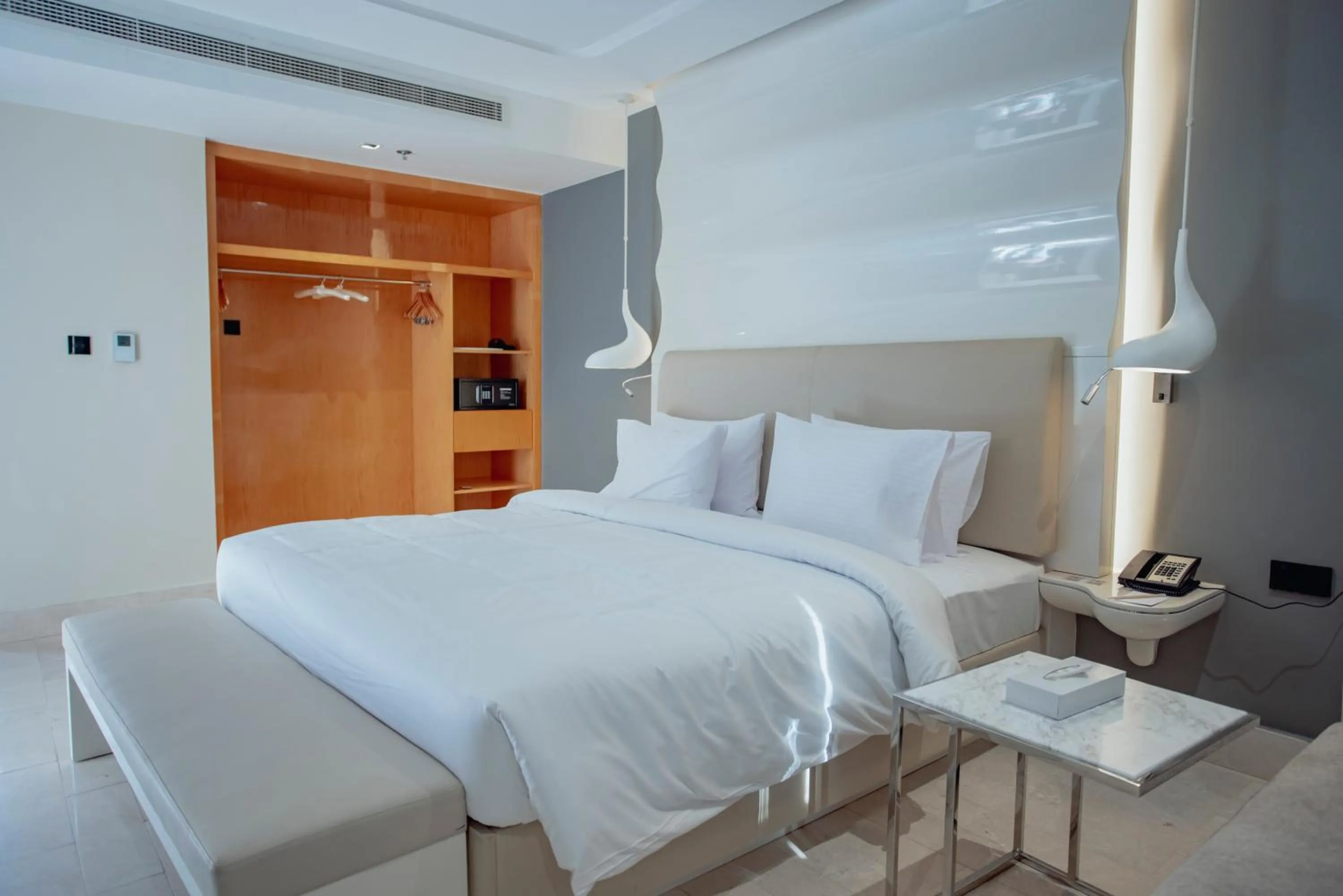 Bed in Alberni Jabal Hafeet Hotel Al Ain