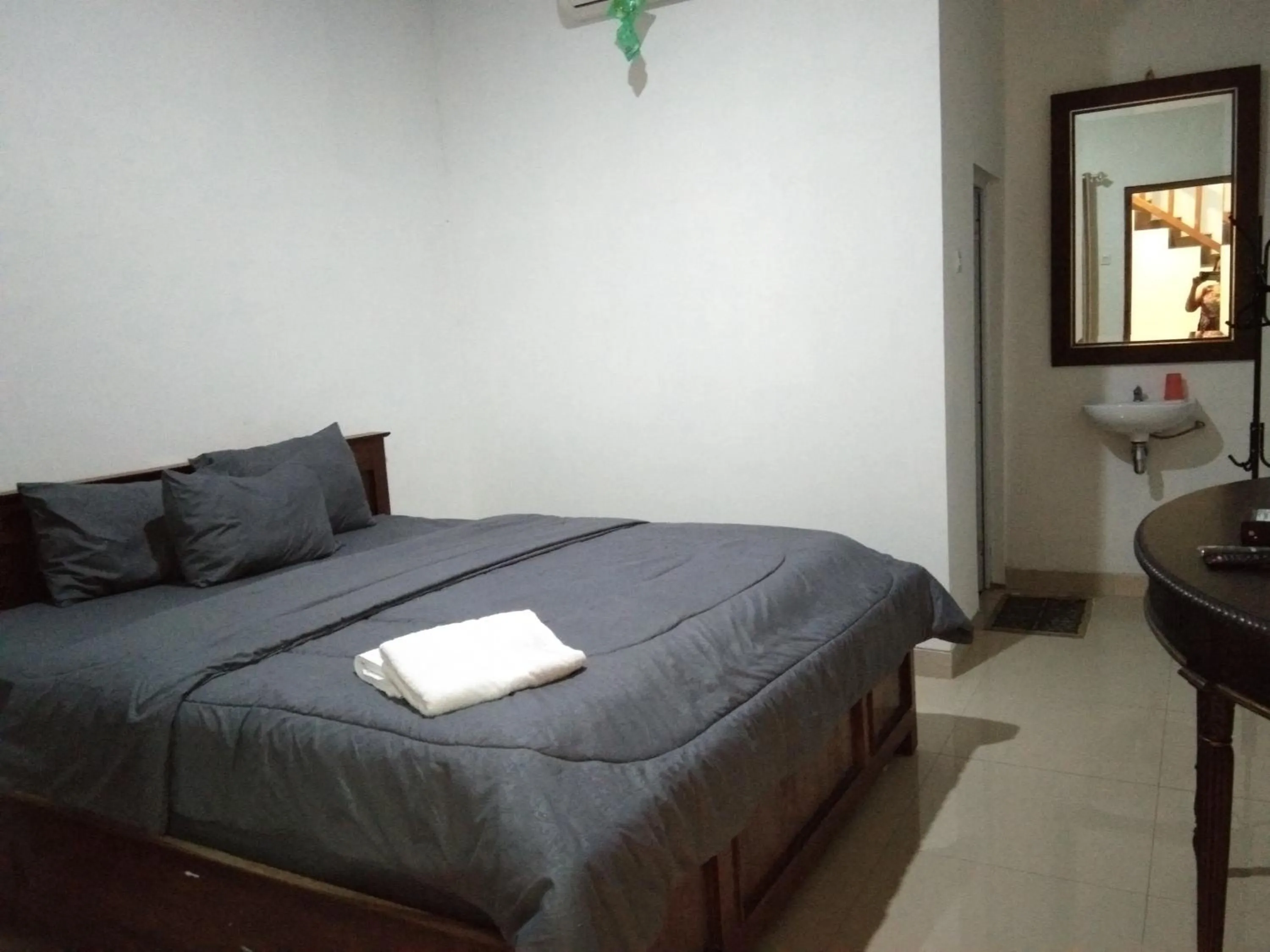 Bed in Nexdeco House Homestay Syariah Solo