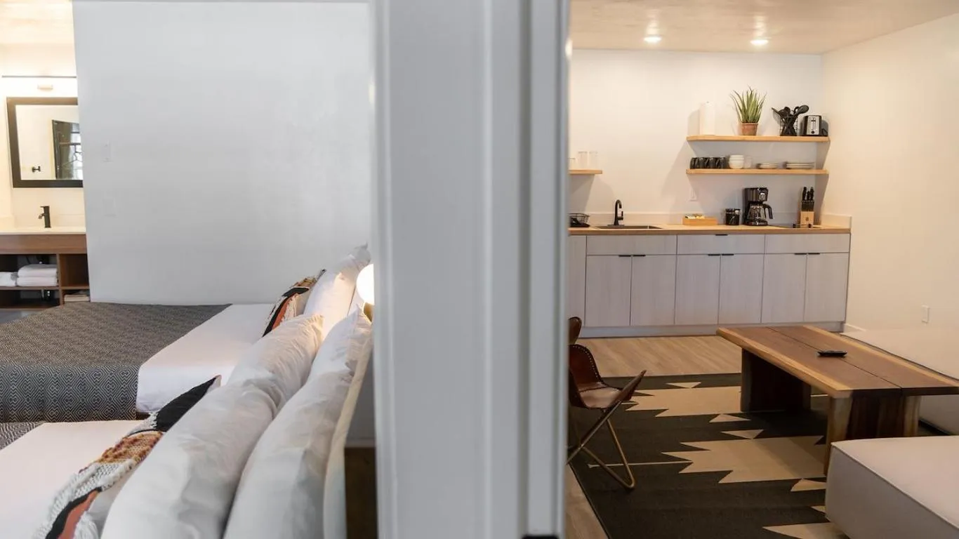 High Creek Lodge and Cabins