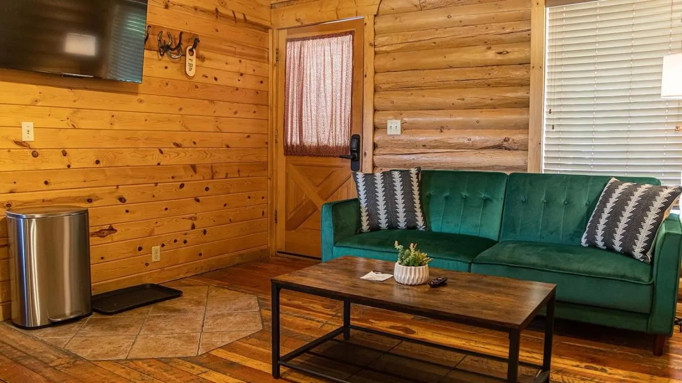 High Creek Lodge and Cabins