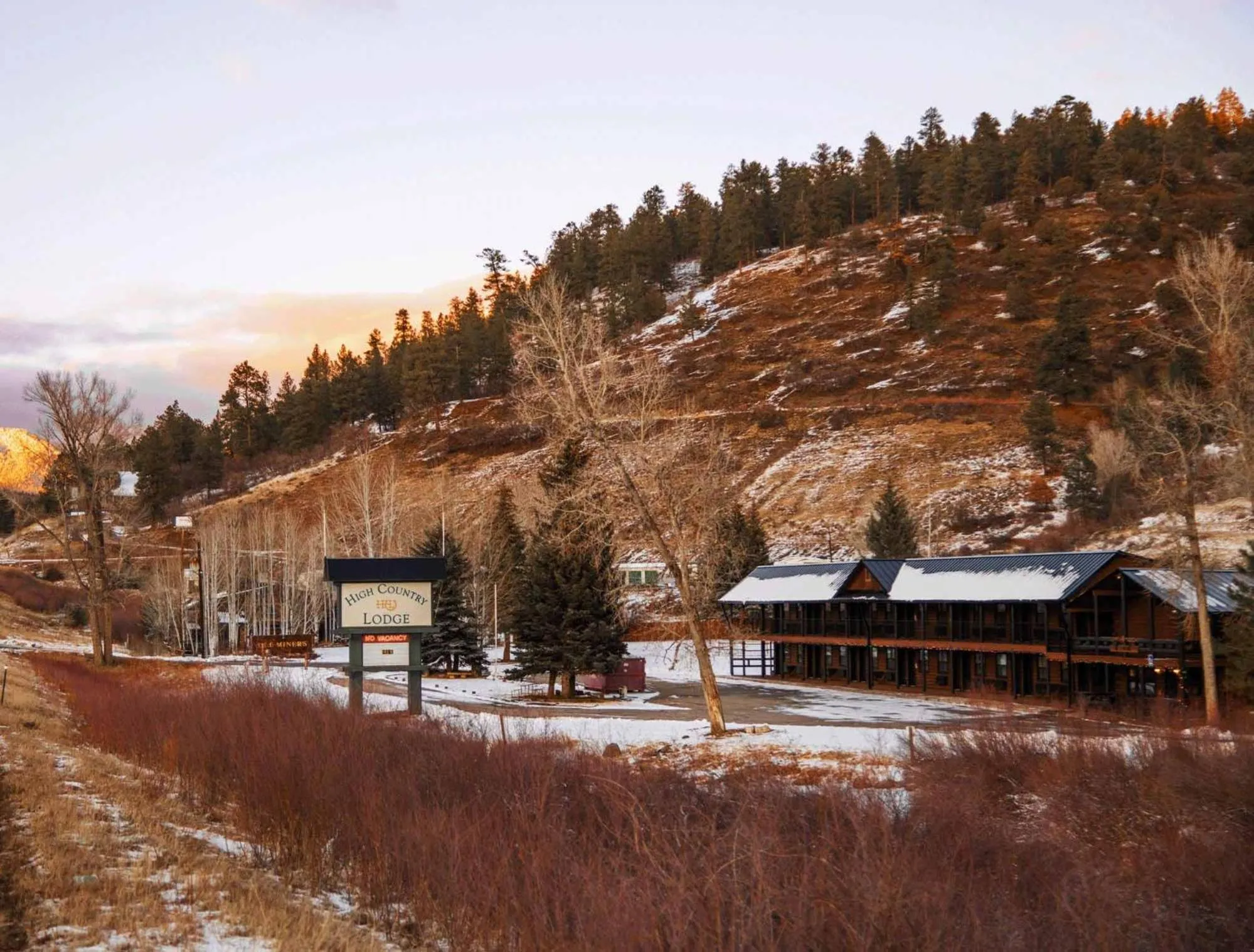 Property building in High Creek Lodge and Cabins
