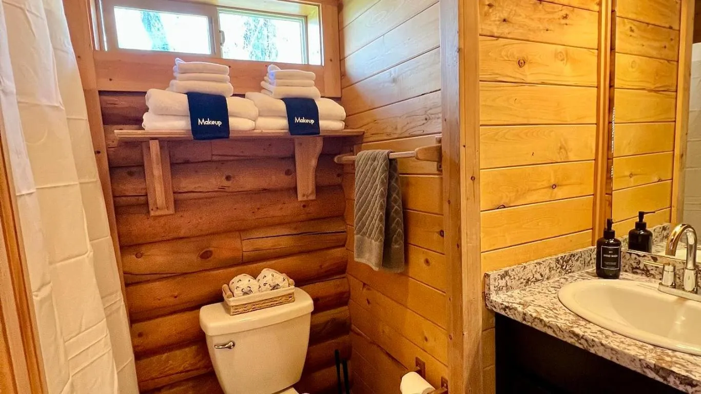 High Creek Lodge and Cabins