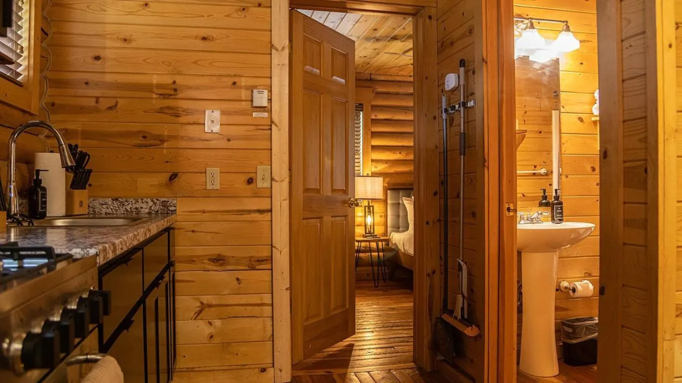 High Creek Lodge and Cabins