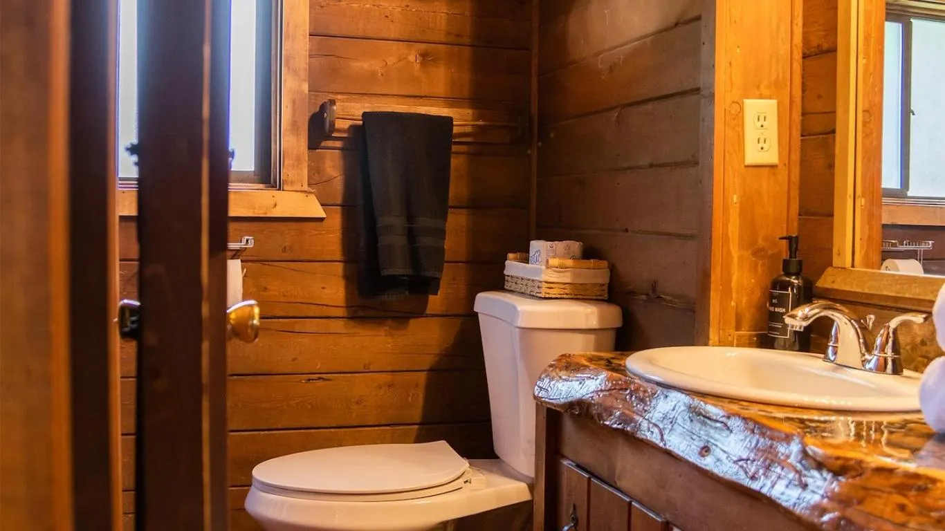 High Creek Lodge and Cabins