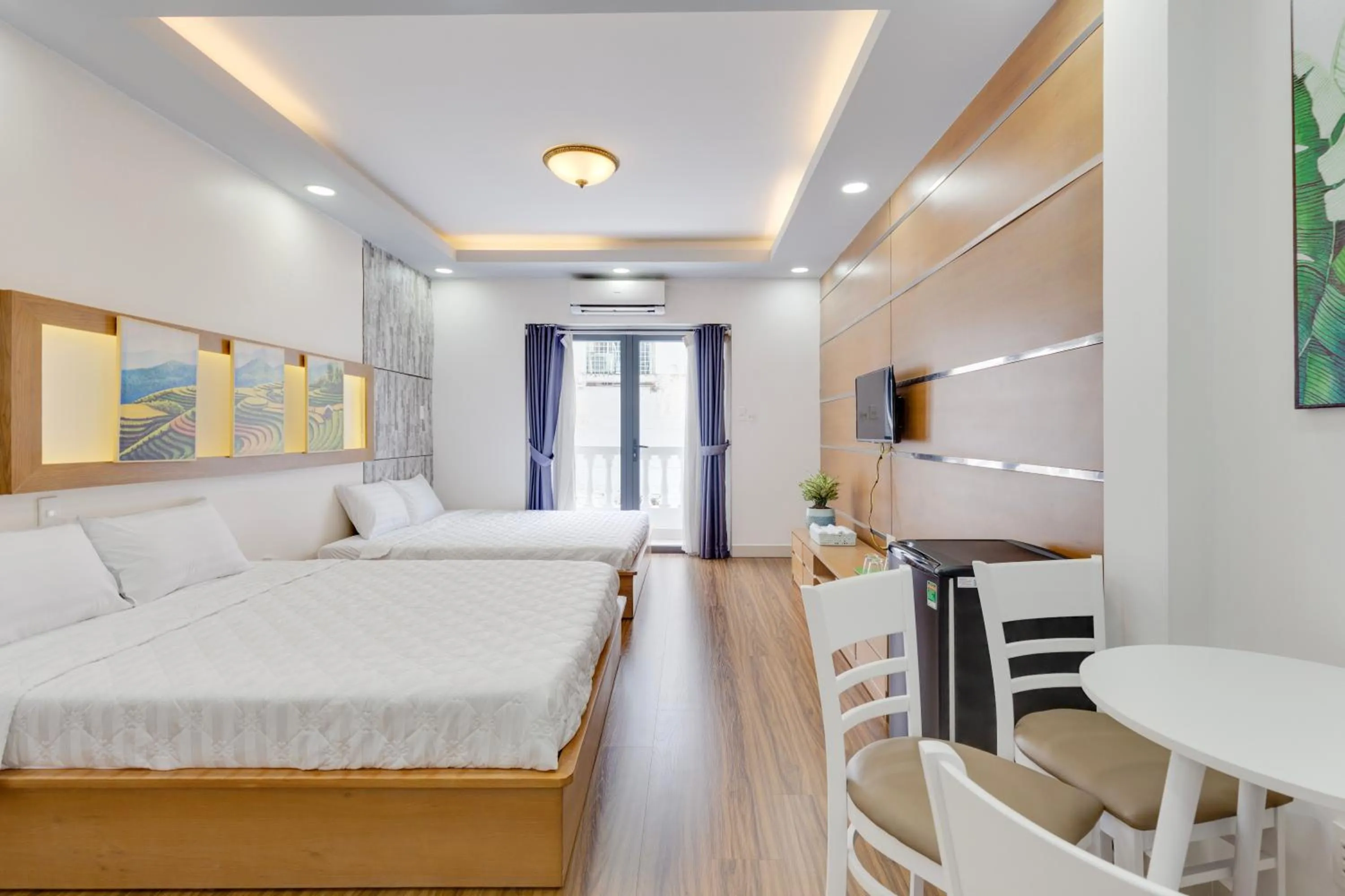 Bed in Saigon Authentic Hostel - Local Vibes, City Tours, Cooking Dinner, Evening Streetfood, Free Menu Breakfast, Gym & Rooftop