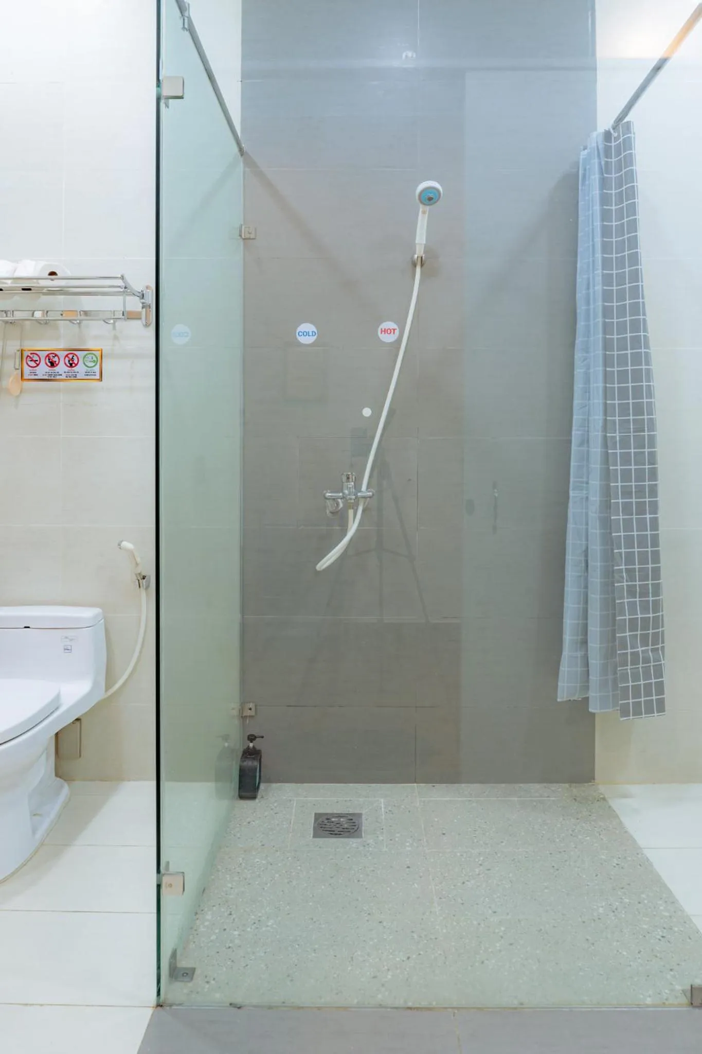 Bathroom in Saigon Authentic Hostel - Local Vibes, City Tours, Cooking Dinner, Evening Streetfood, Free Menu Breakfast, Gym & Rooftop