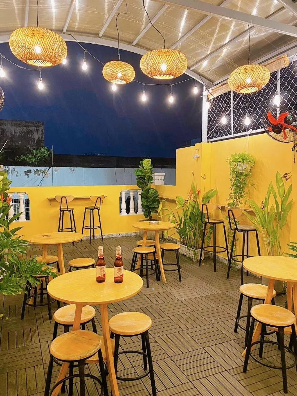 Banquet/Function facilities in Saigon Authentic Hostel - Local Vibes, City Tours, Cooking Dinner, Evening Streetfood, Free Menu Breakfast, Gym & Rooftop