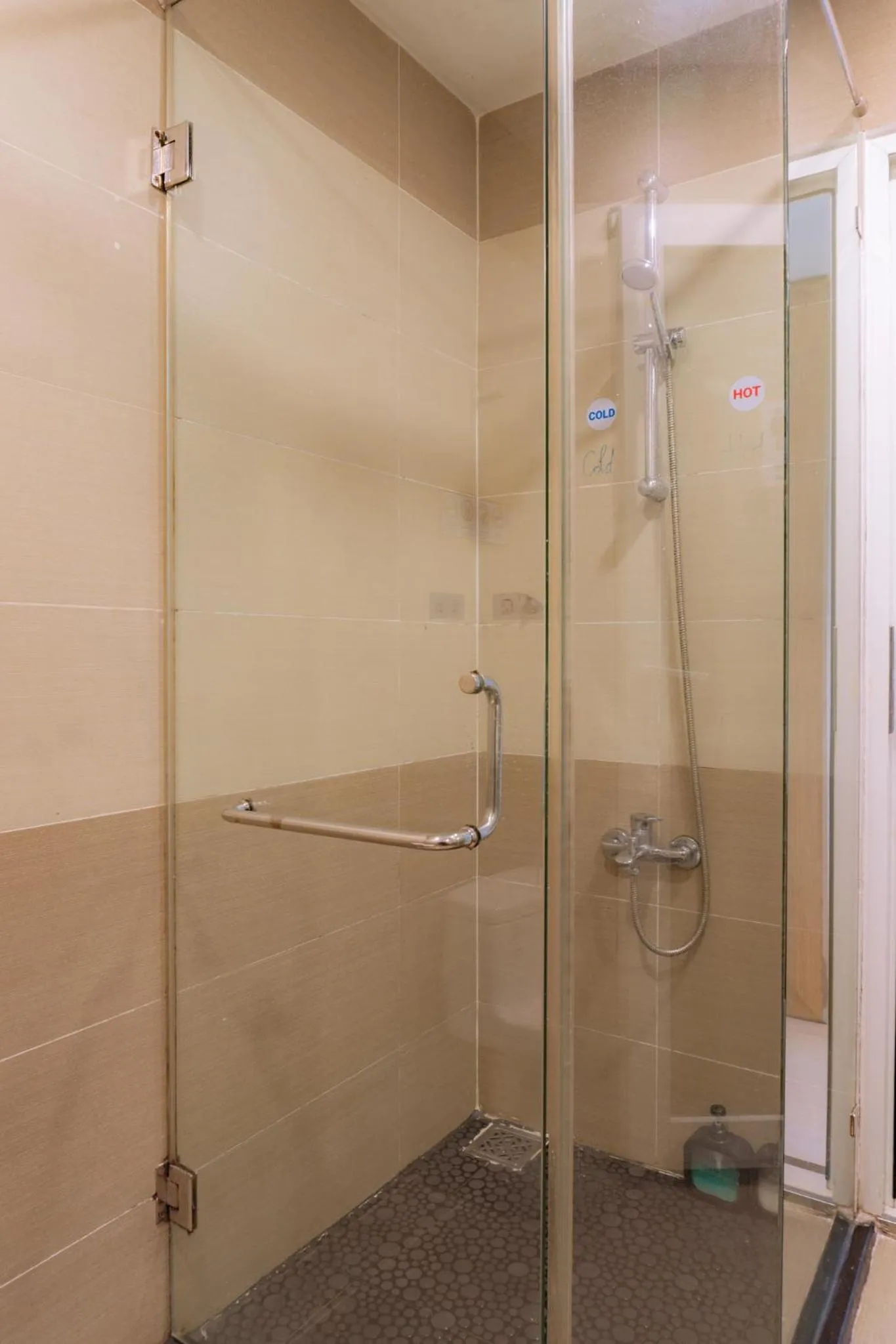 Toilet in Saigon Authentic Hostel - Local Vibes, City Tours, Cooking Dinner, Evening Streetfood, Free Menu Breakfast, Gym & Rooftop