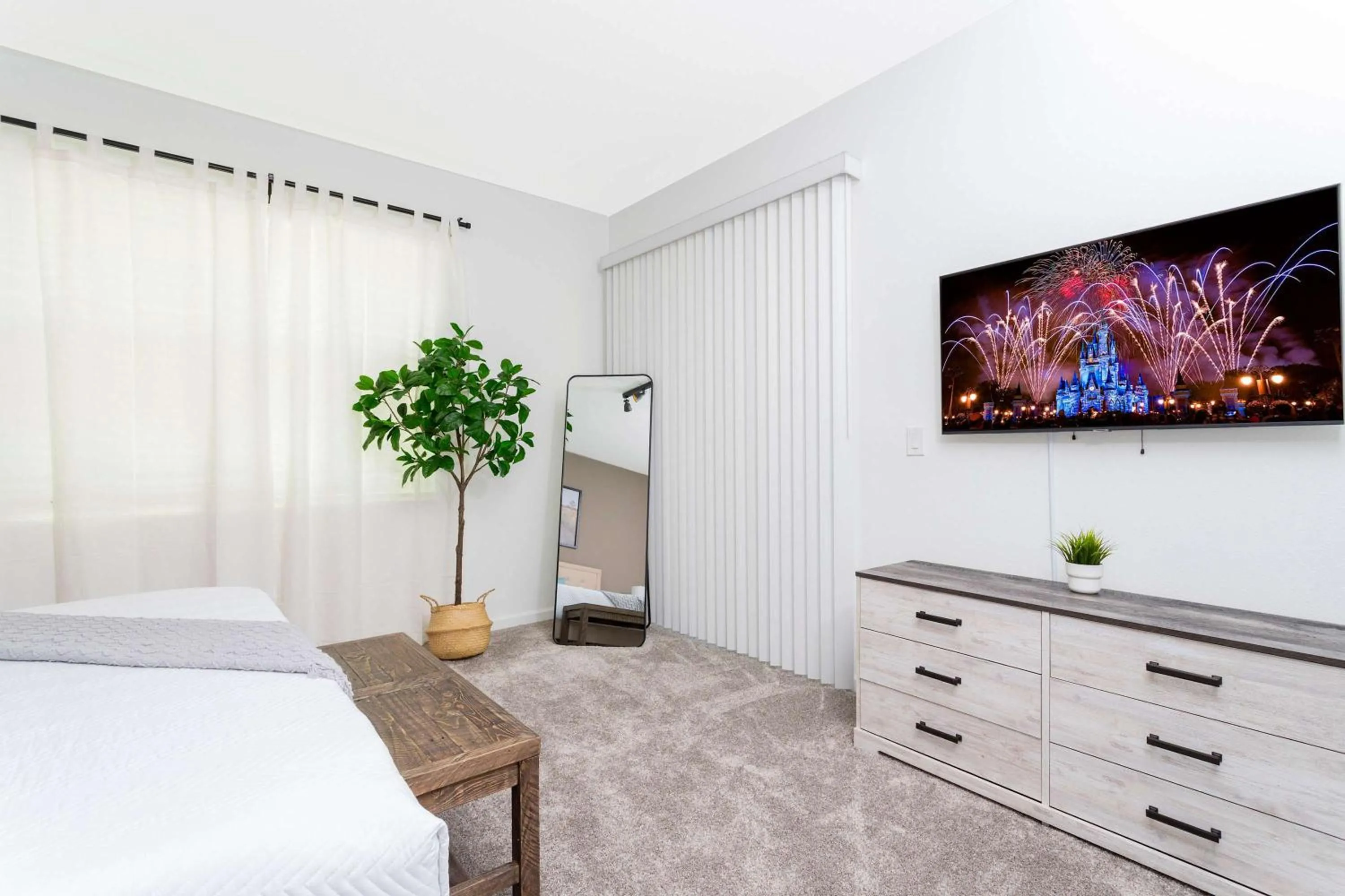 Bed in Family Friendly 3Bd Close to Disney @Champions Gate 991