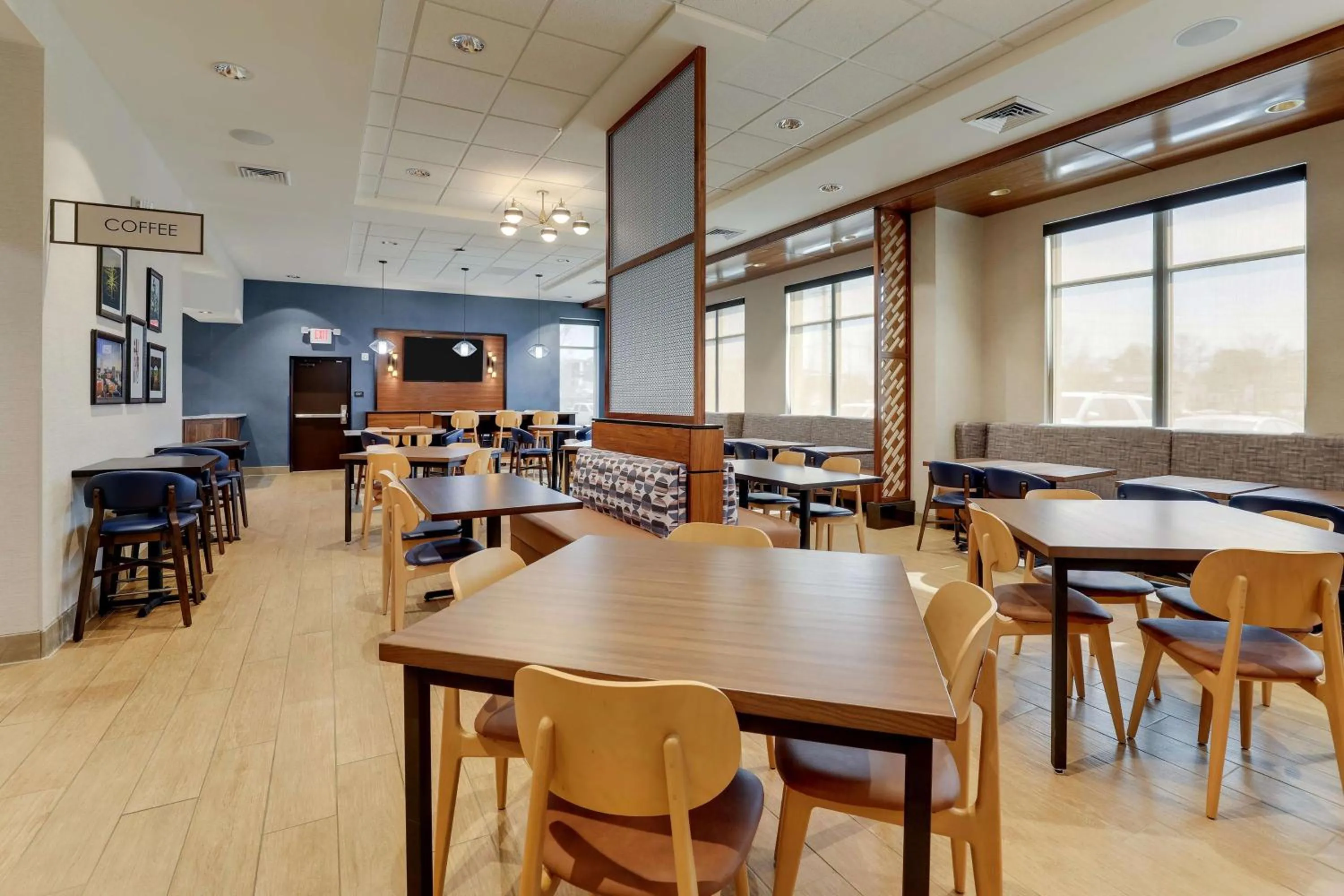 Breakfast in Drury Plaza Hotel Tallahassee