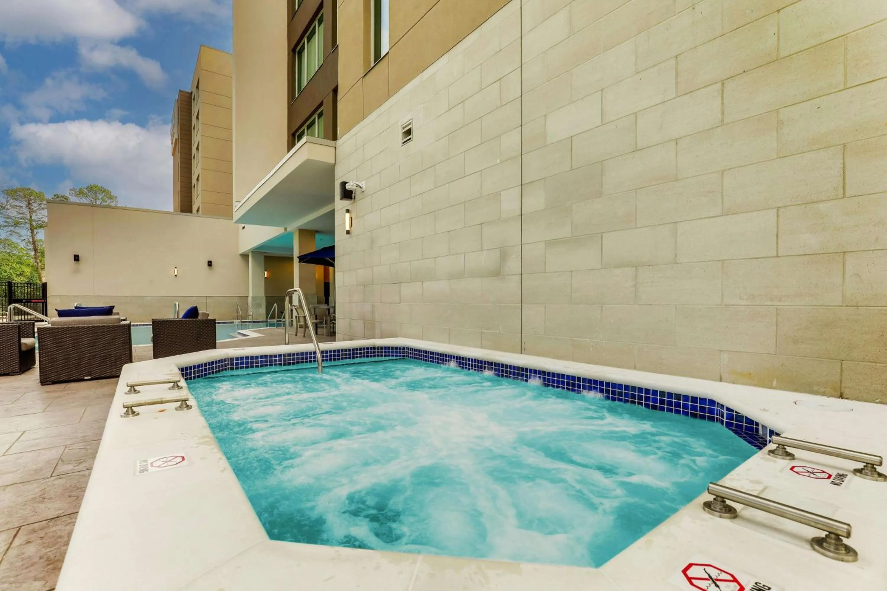 Pool view in Drury Plaza Hotel Tallahassee