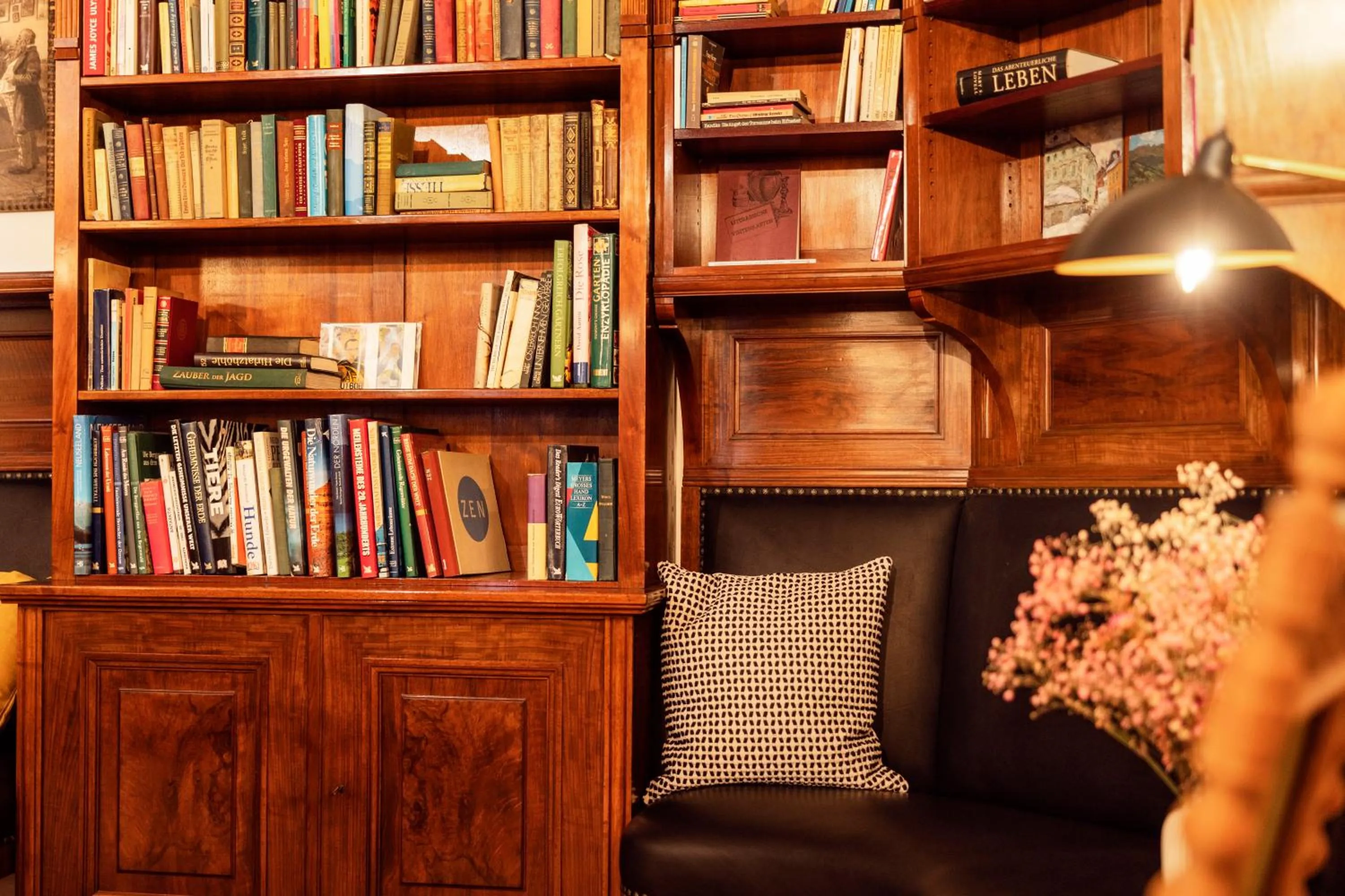 Library in Podenhaus