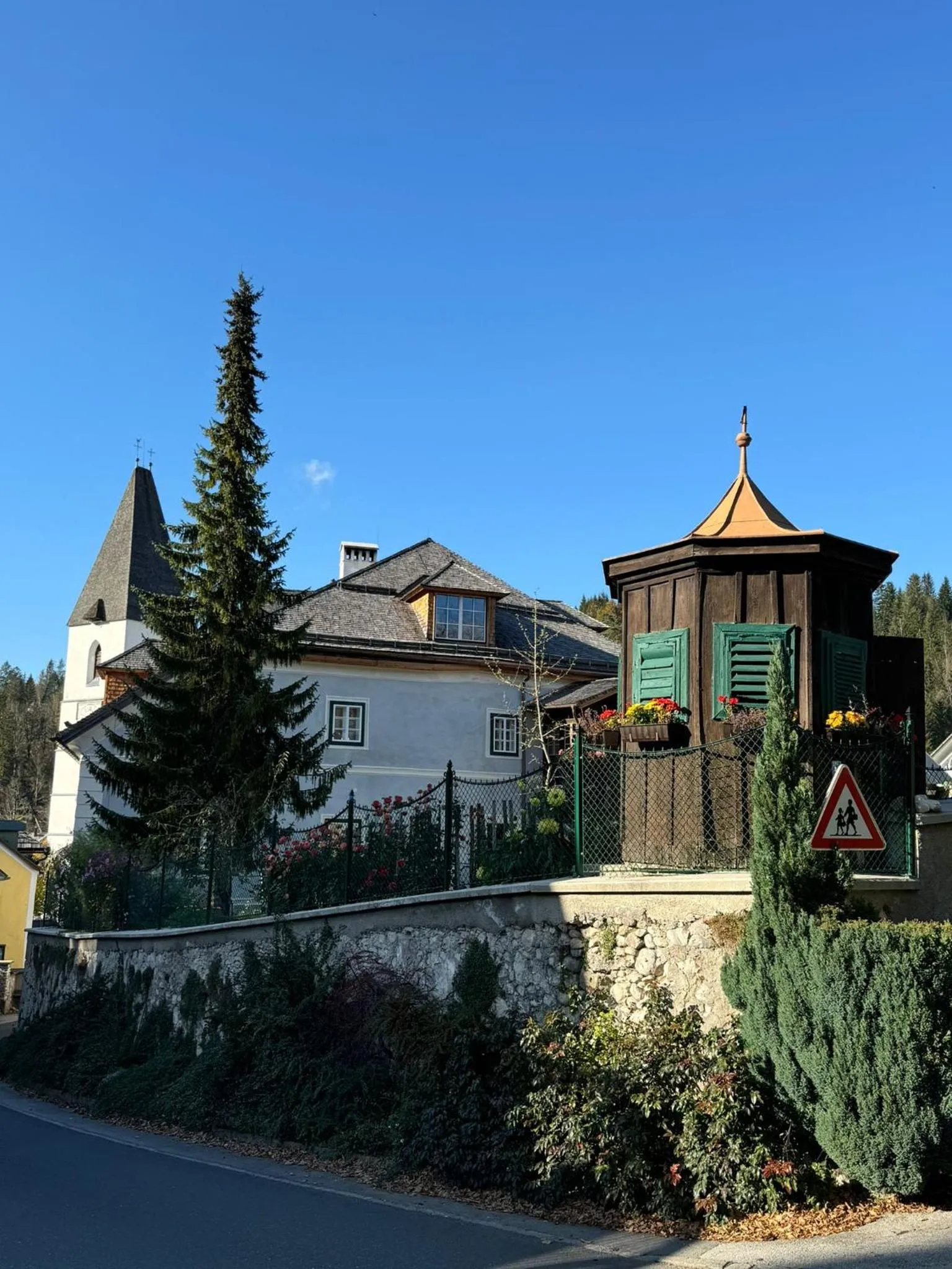 Property building in Podenhaus