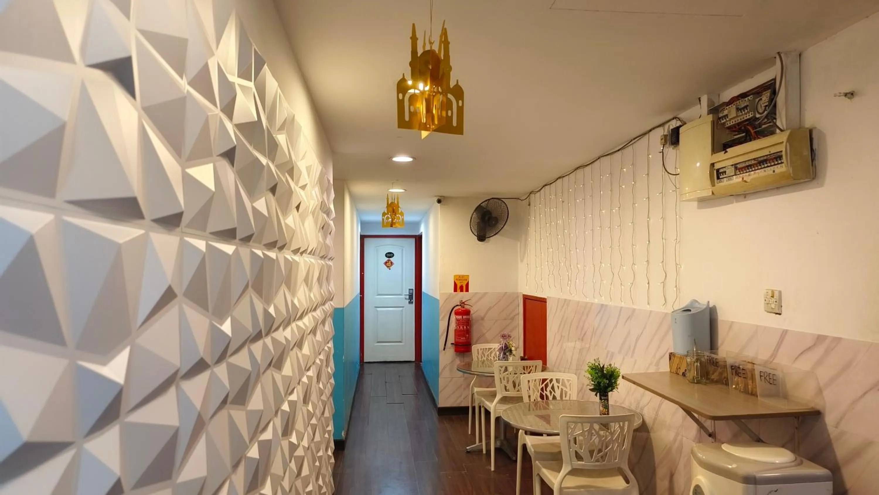 Property building in 1st Inn Hotel Klang Sentral Meru