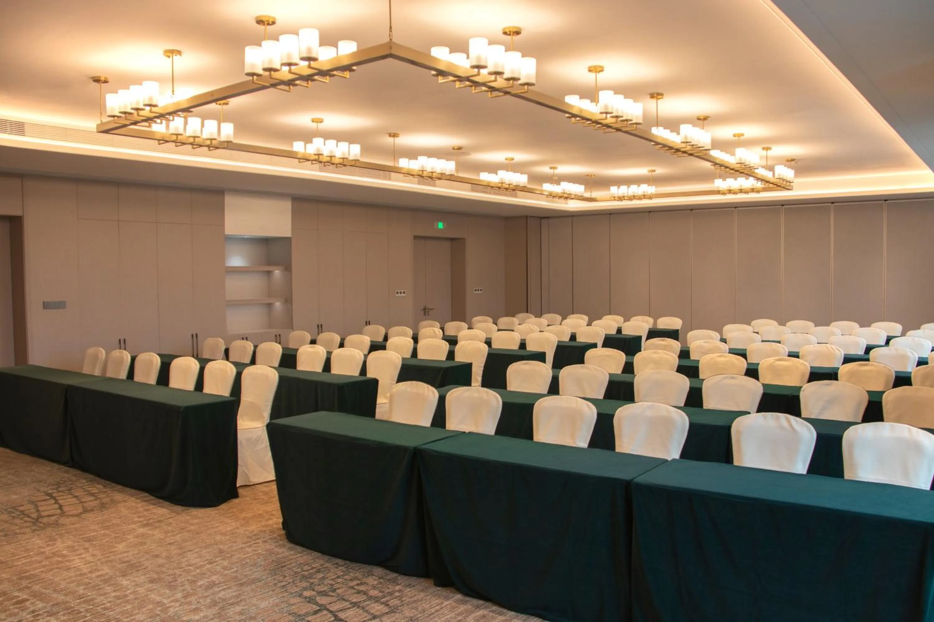 Meeting/conference room in Guangzhou Pazhou LN DongFang Hotel
