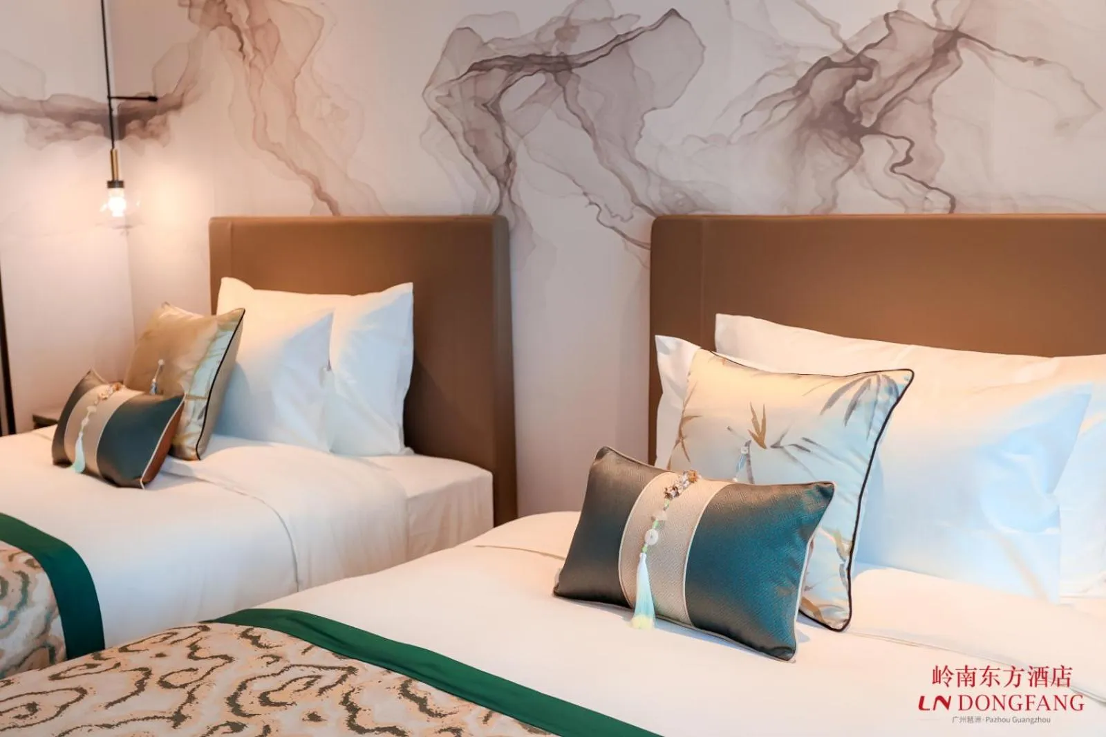 Bed in Guangzhou Pazhou LN DongFang Hotel