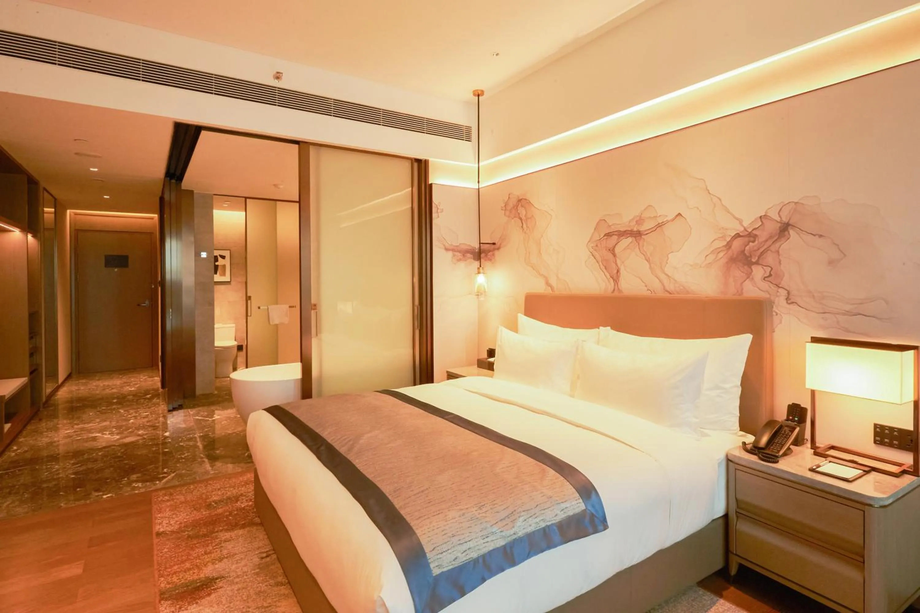 Bed in Guangzhou Pazhou LN DongFang Hotel