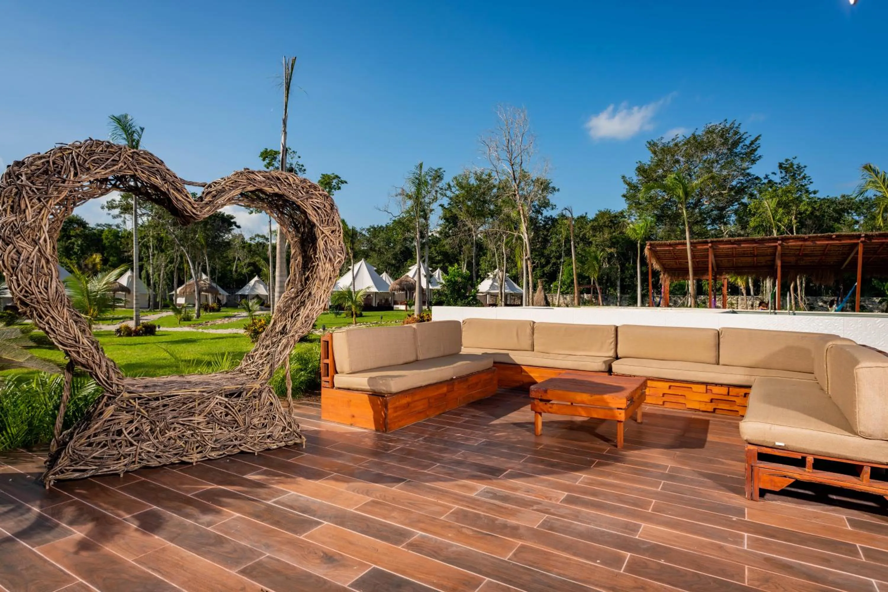 Restaurant/places to eat in Xakluum Eco Glampings