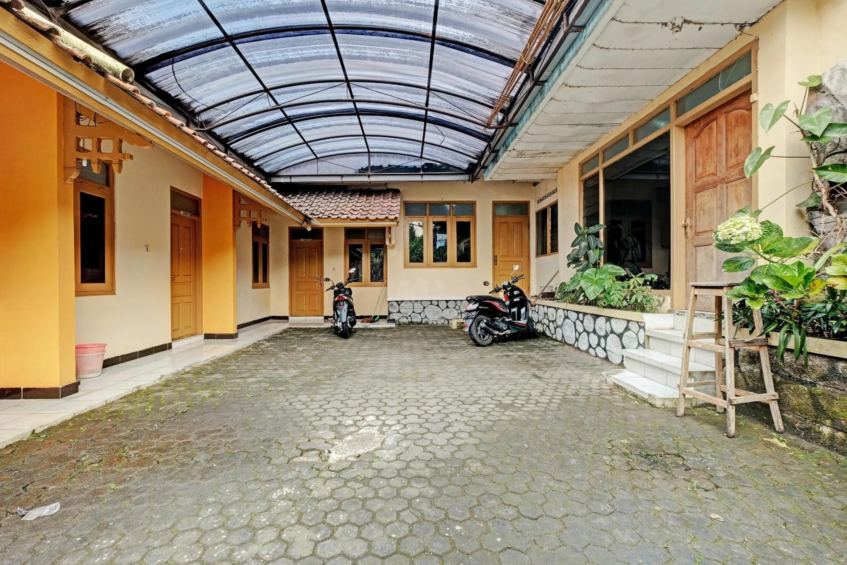 Lobby or reception in SPOT ON 92408 Hotel Renata 2