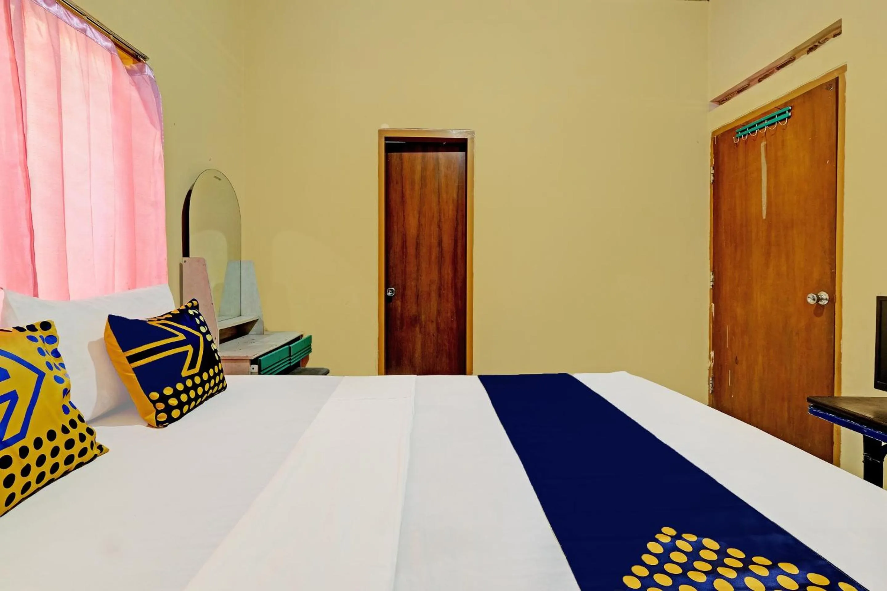 Bedroom in SPOT ON 92408 Hotel Renata 2