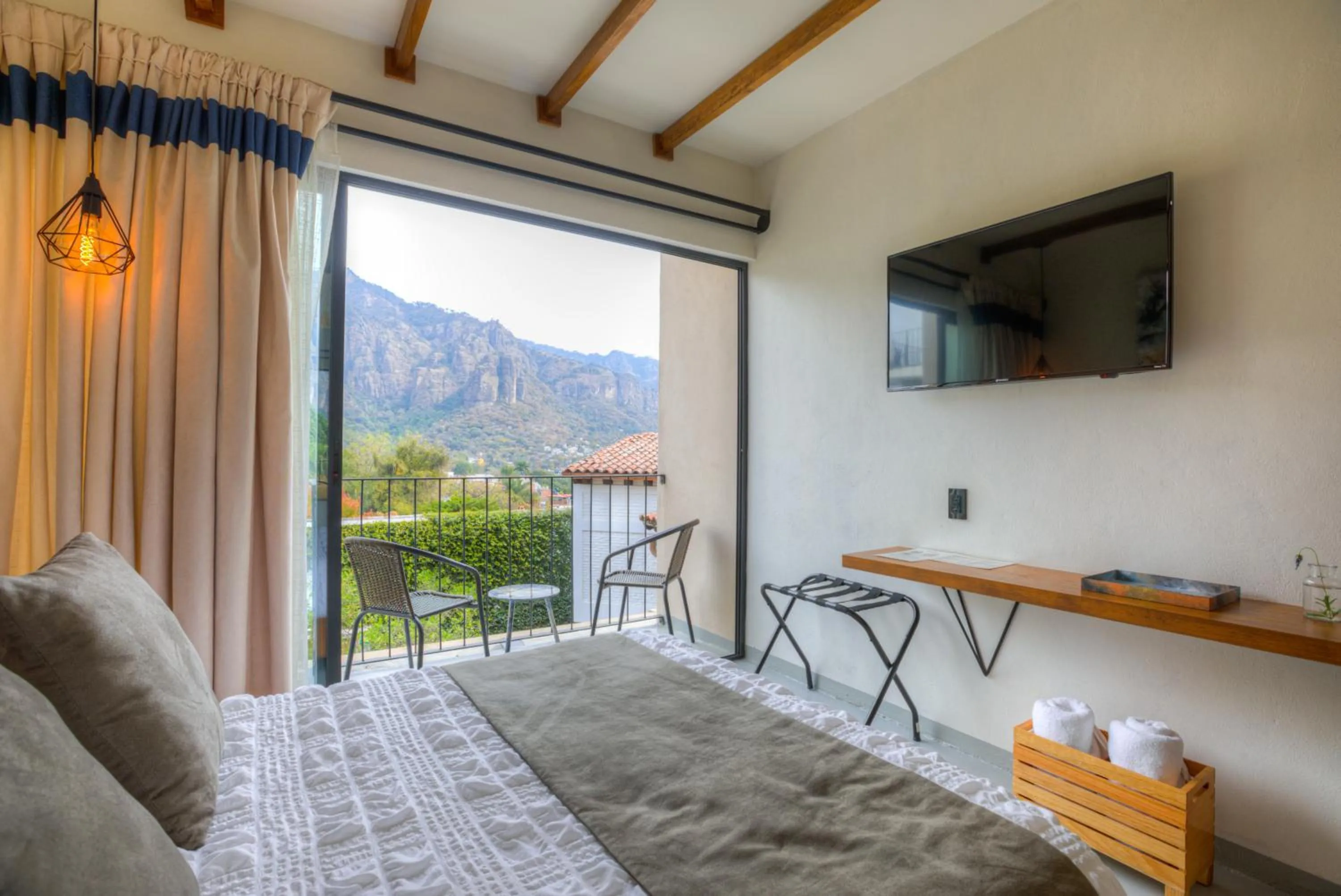 Mountain view, Bed in Casa Ehua Hotel Galería