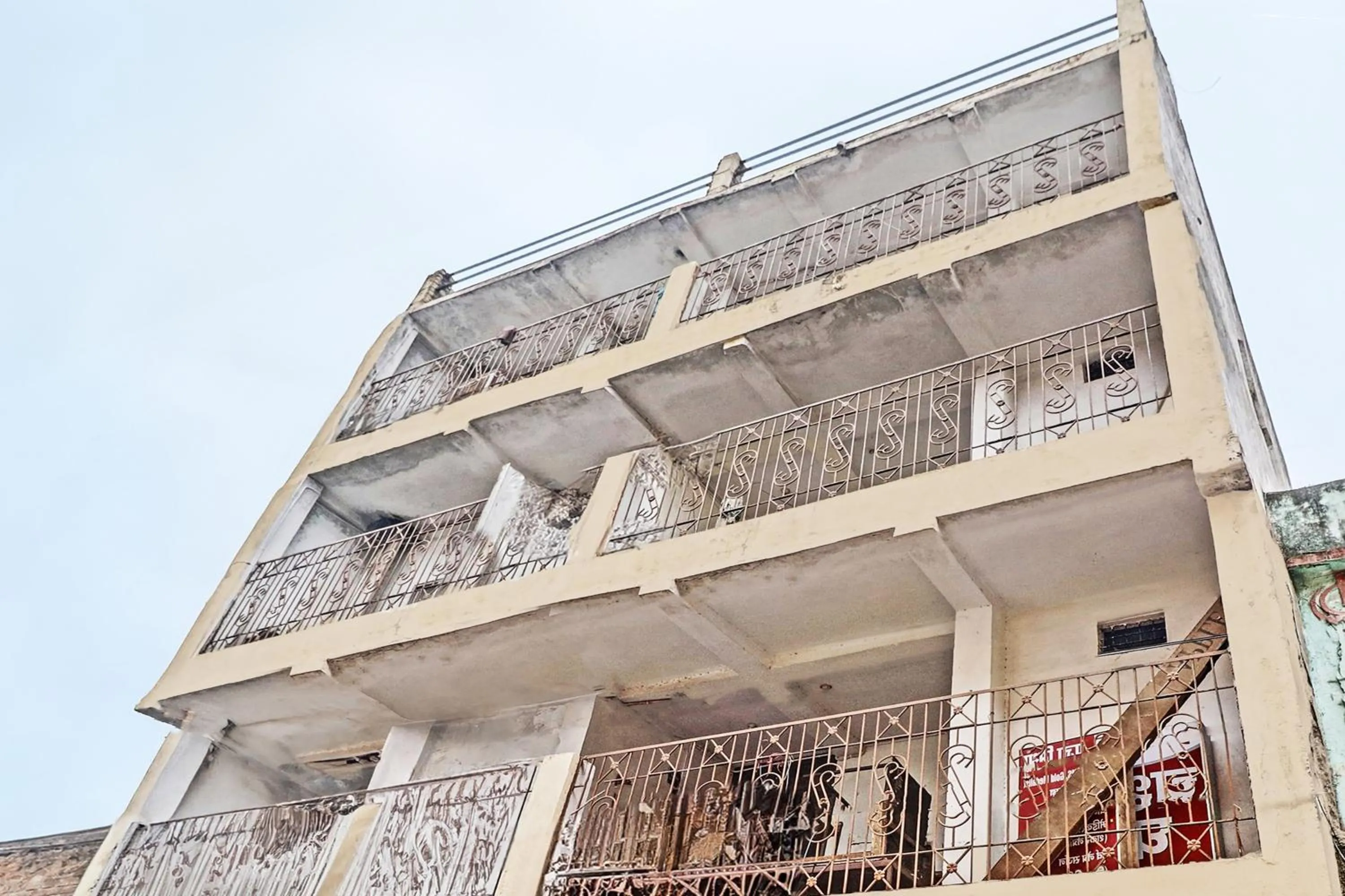 Facade/entrance in SPOT ON 81062 Moonlight Hotel