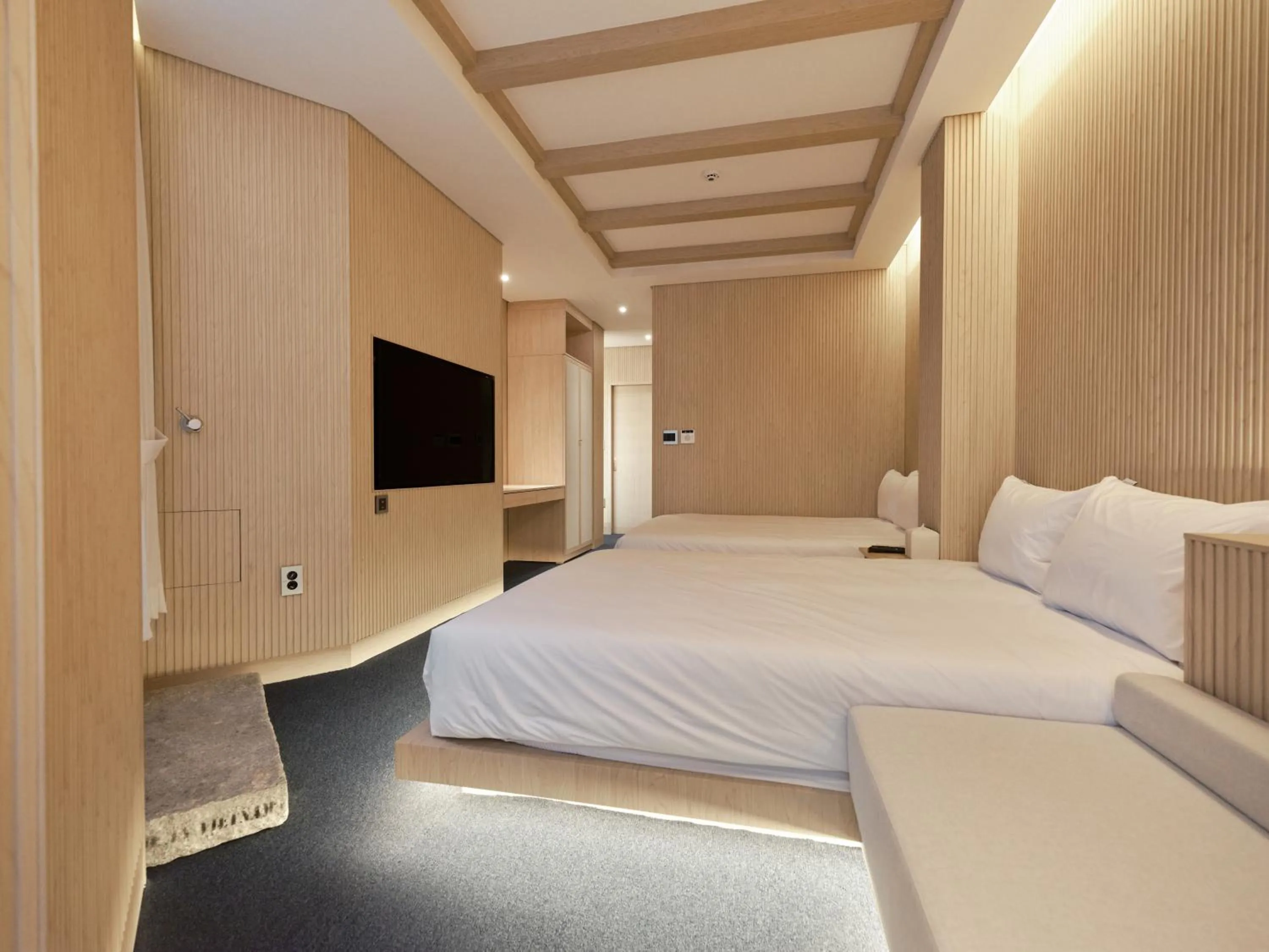 Bedroom, Bed in UH Suite Seoul Square